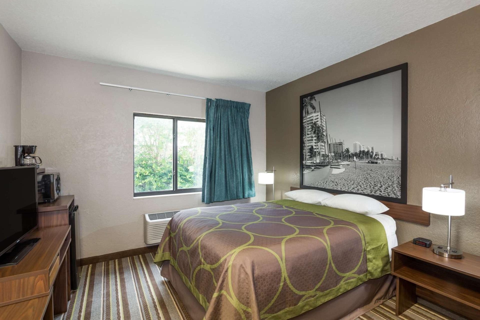 Super 8 by Wyndham Pompano Beach interior in Pompano Beach, FL — gallery photo 2