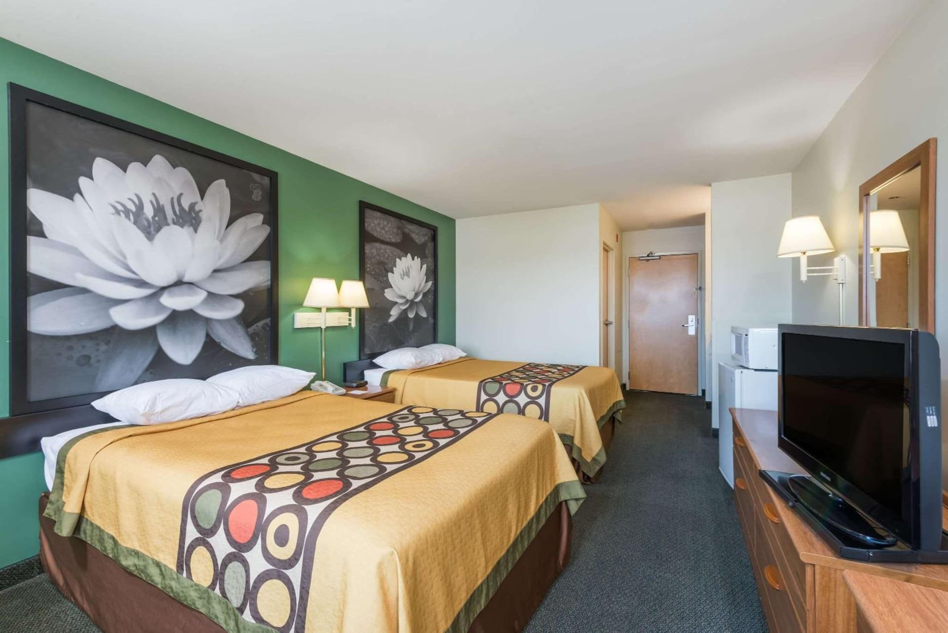 Super 8 by Wyndham Hagerstown/Halfway Area gallery photo in Hagerstown, MD — image 11
