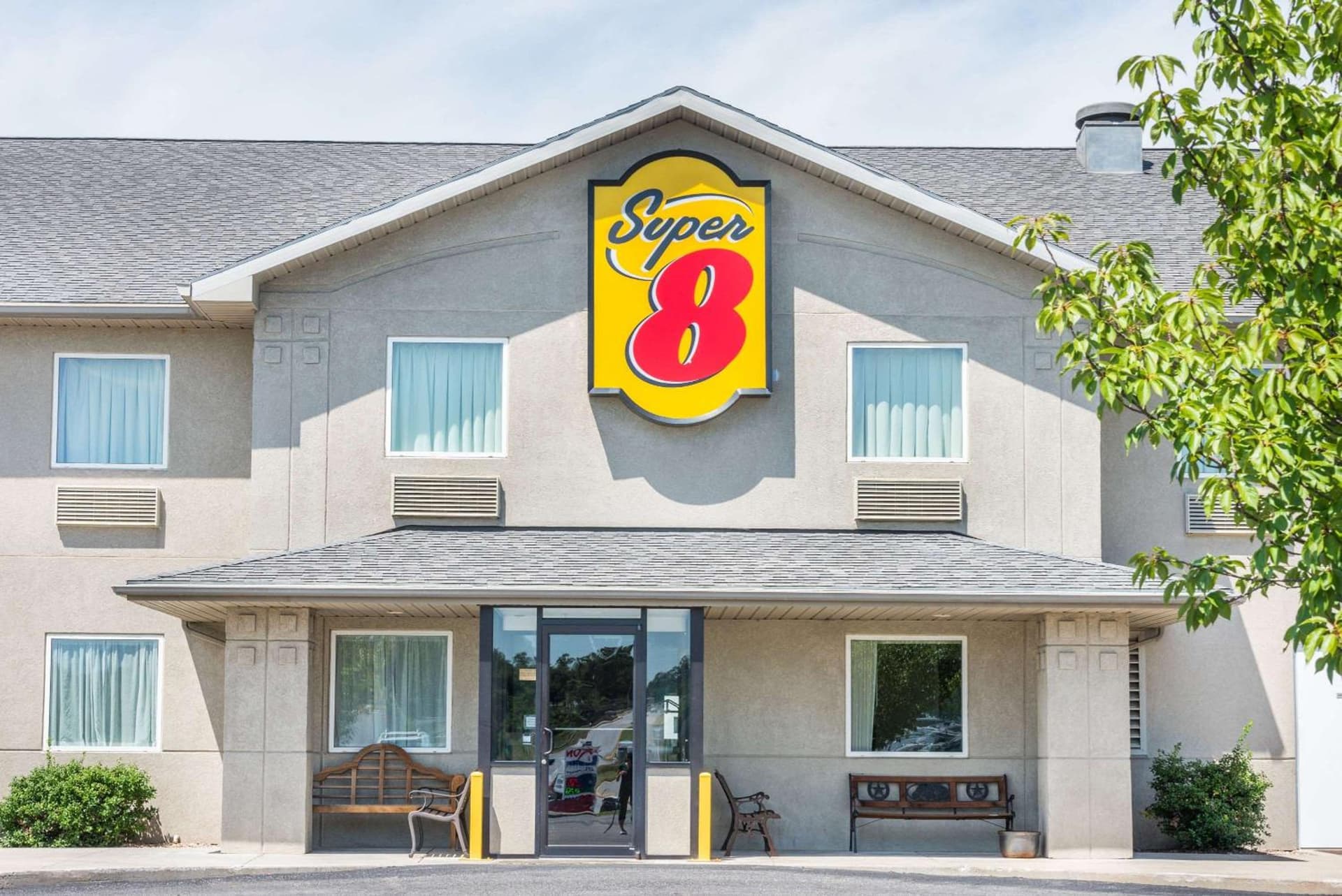 Super 8 by Wyndham Hagerstown/Halfway Area gallery photo in Hagerstown, MD — image 6