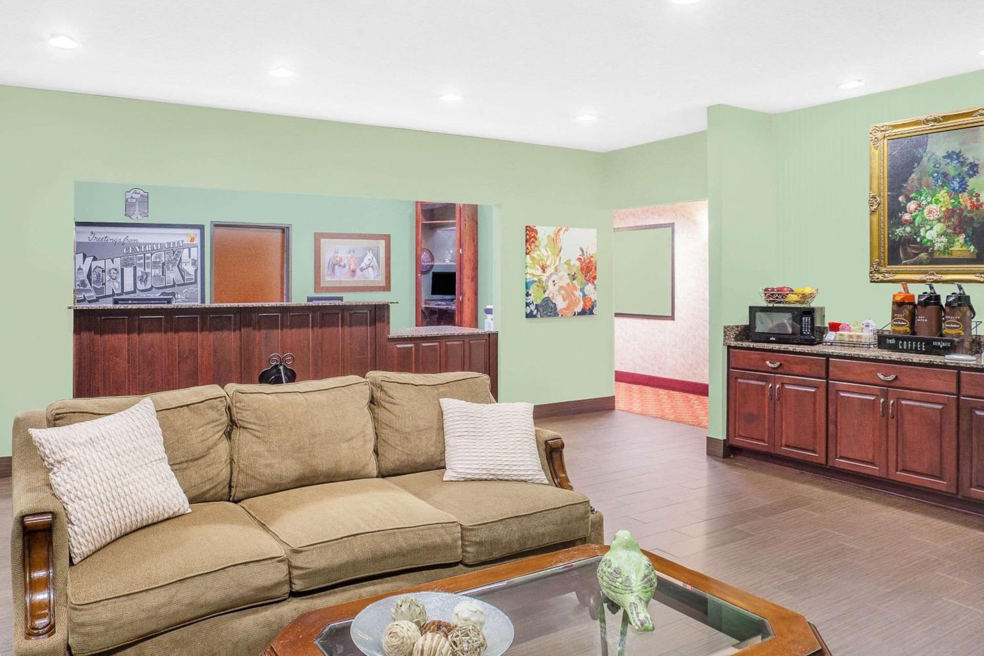 Super 8 by Wyndham Central City property views in Central City, KY — gallery photo 3