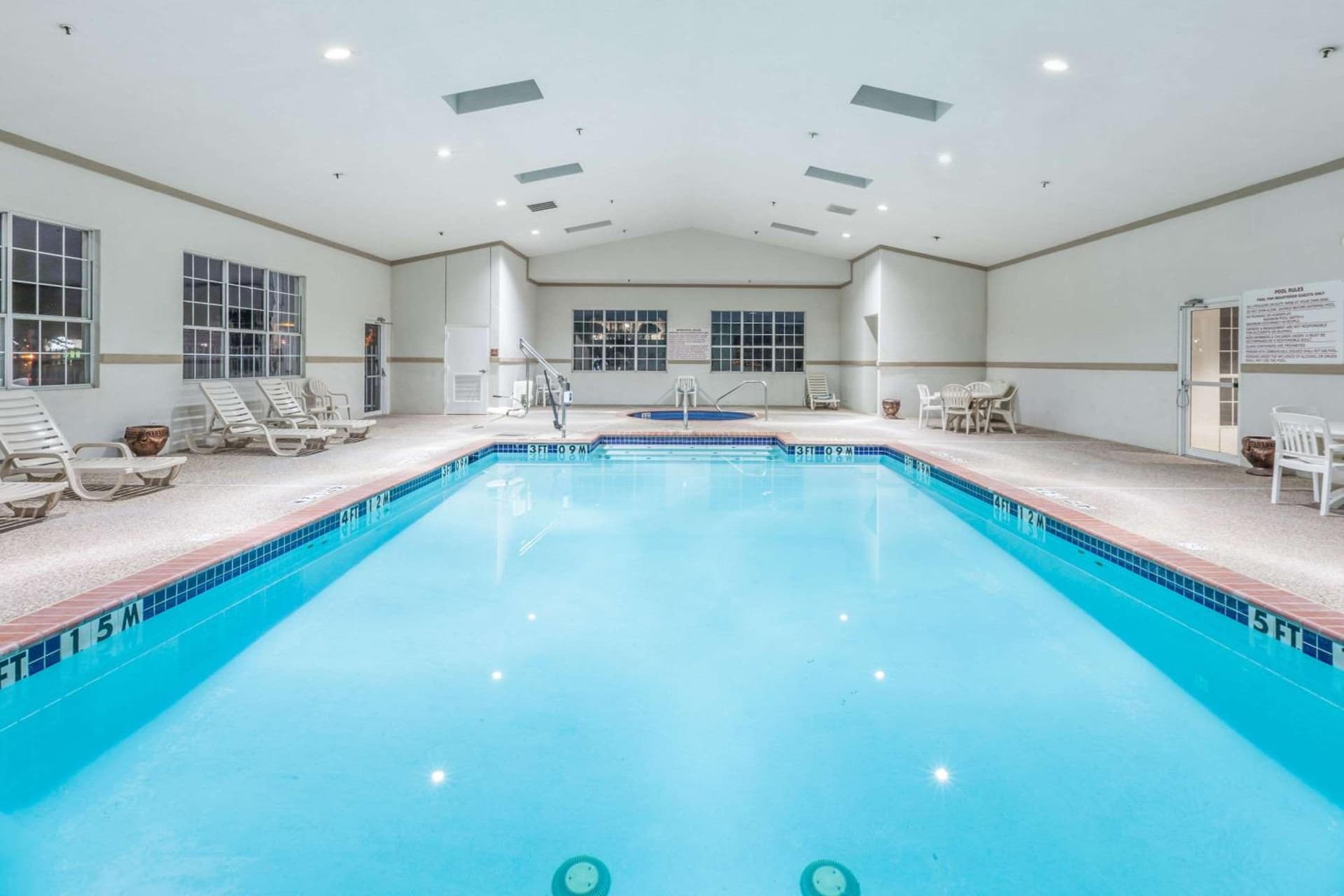Super 8 by Wyndham Hillsboro TX property views in Hillsboro, TX — gallery photo 3