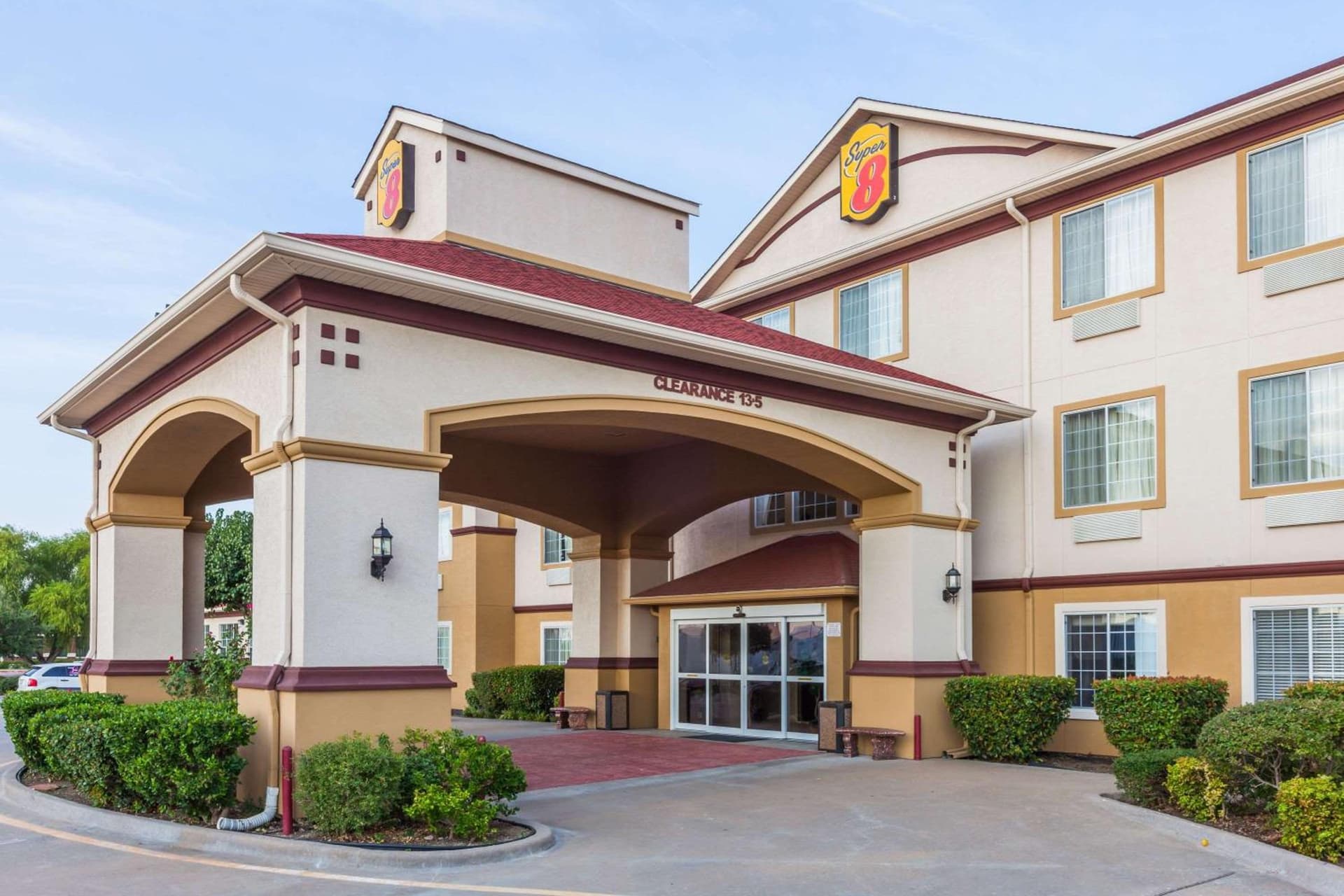 Super 8 by Wyndham Hillsboro TX — hotel in Hillsboro, Texas