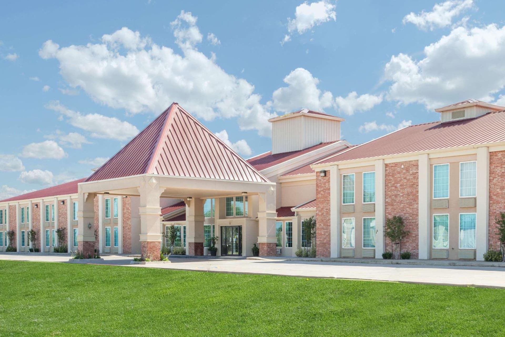 Super 8 by Wyndham Oklahoma City featured exterior or lobby in Oklahoma City, OK — similar hotel