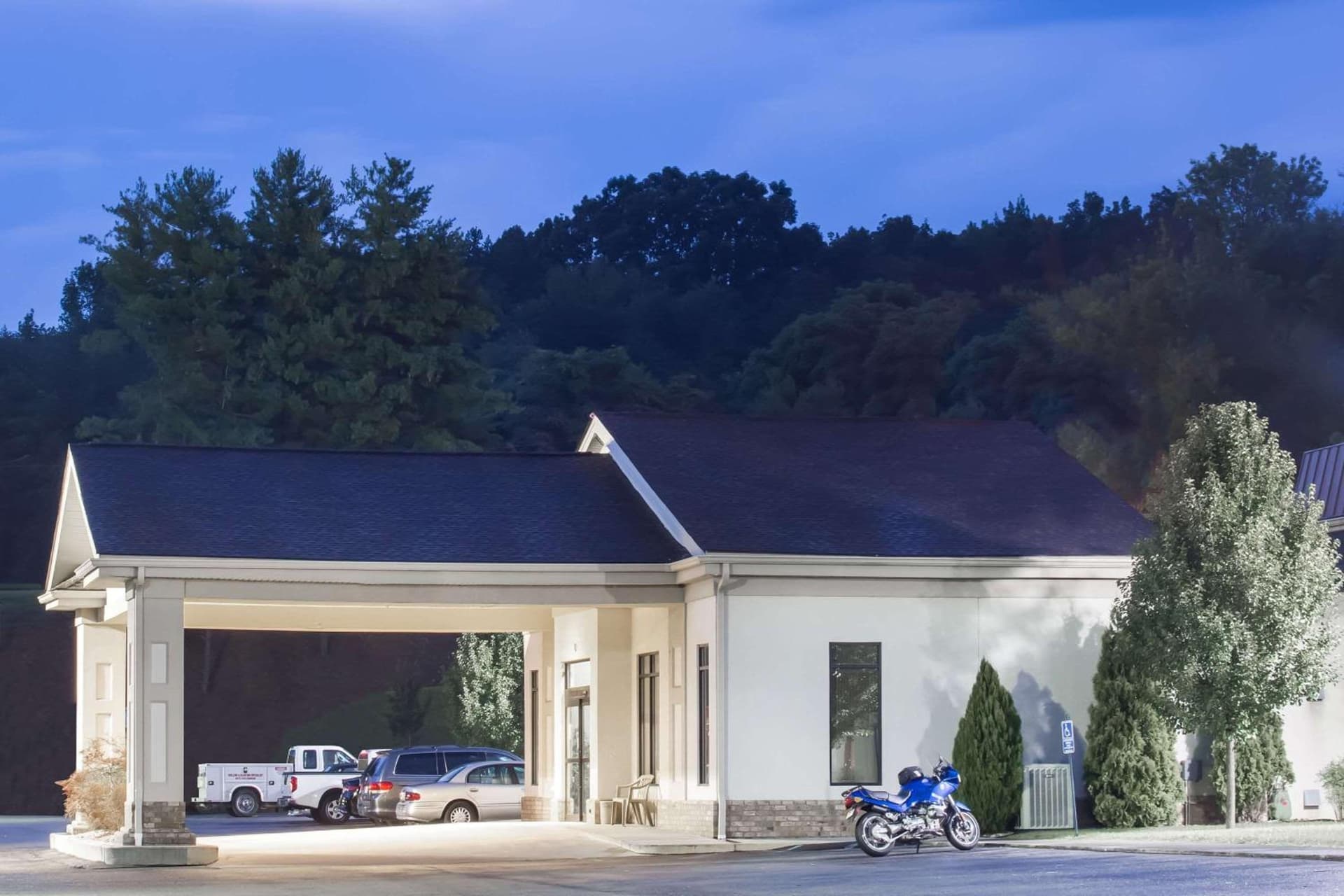 Spark by Hilton Daleville Roanoke North featured exterior or lobby in Daleville, VA — similar hotel