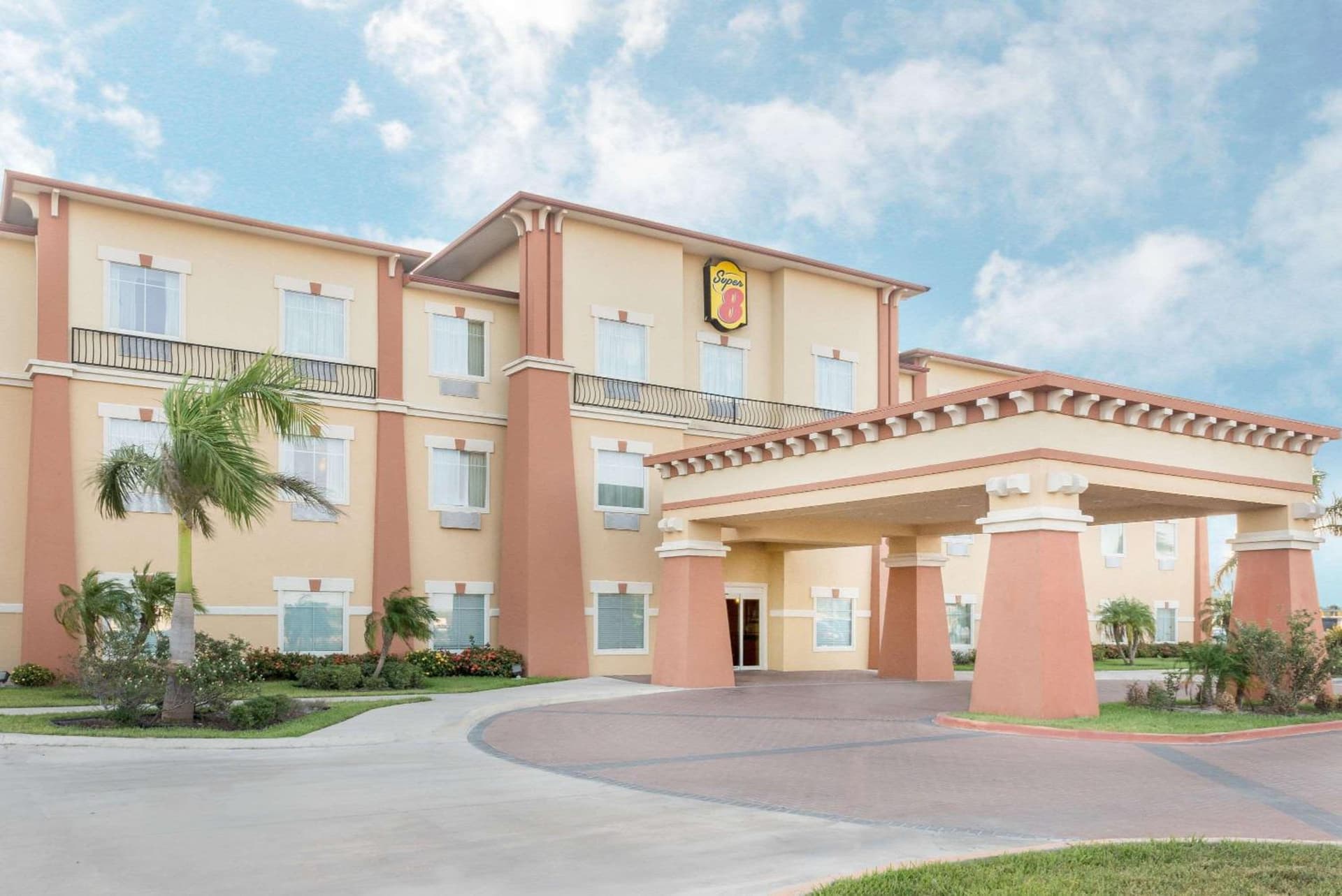 Super 8 by Wyndham Hidalgo at La Plaza Mall & Mcallen Airport featured exterior or lobby in Hidalgo, TX — similar hotel
