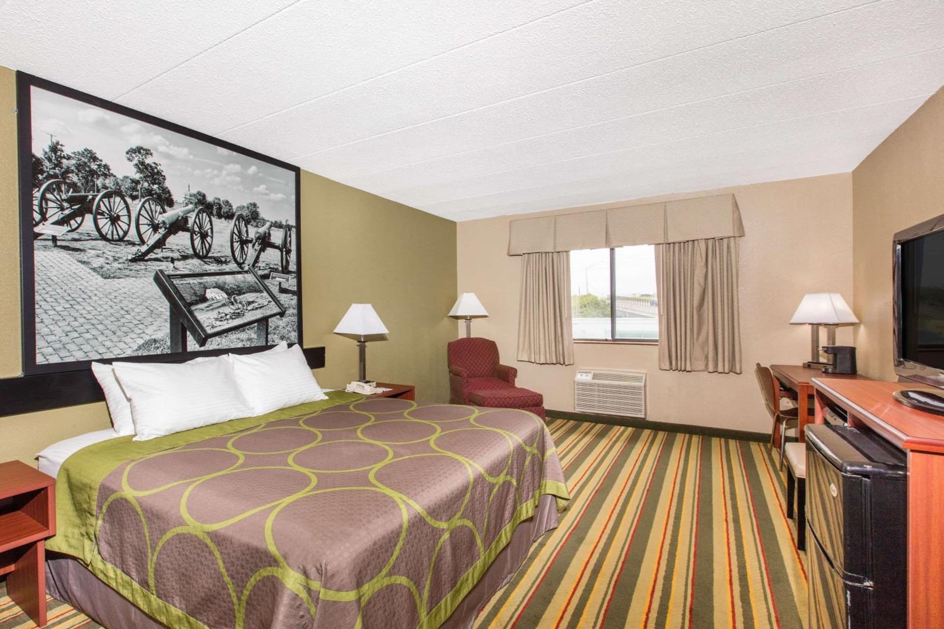 Super 8 by Wyndham Frederick gallery photo in Frederick, MD — image 32