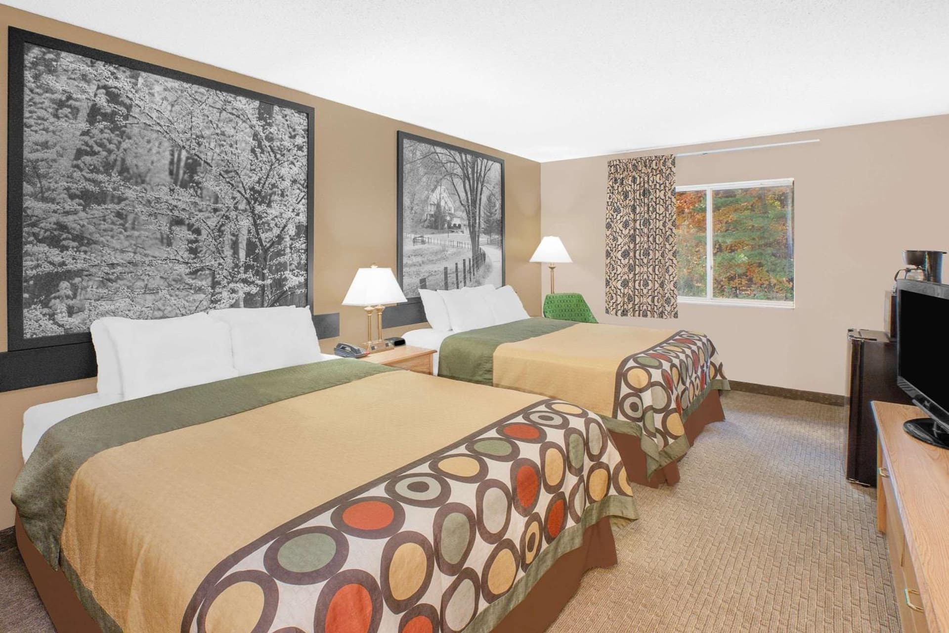 Super 8 by Wyndham Seville gallery photo in Seville, OH — image 36
