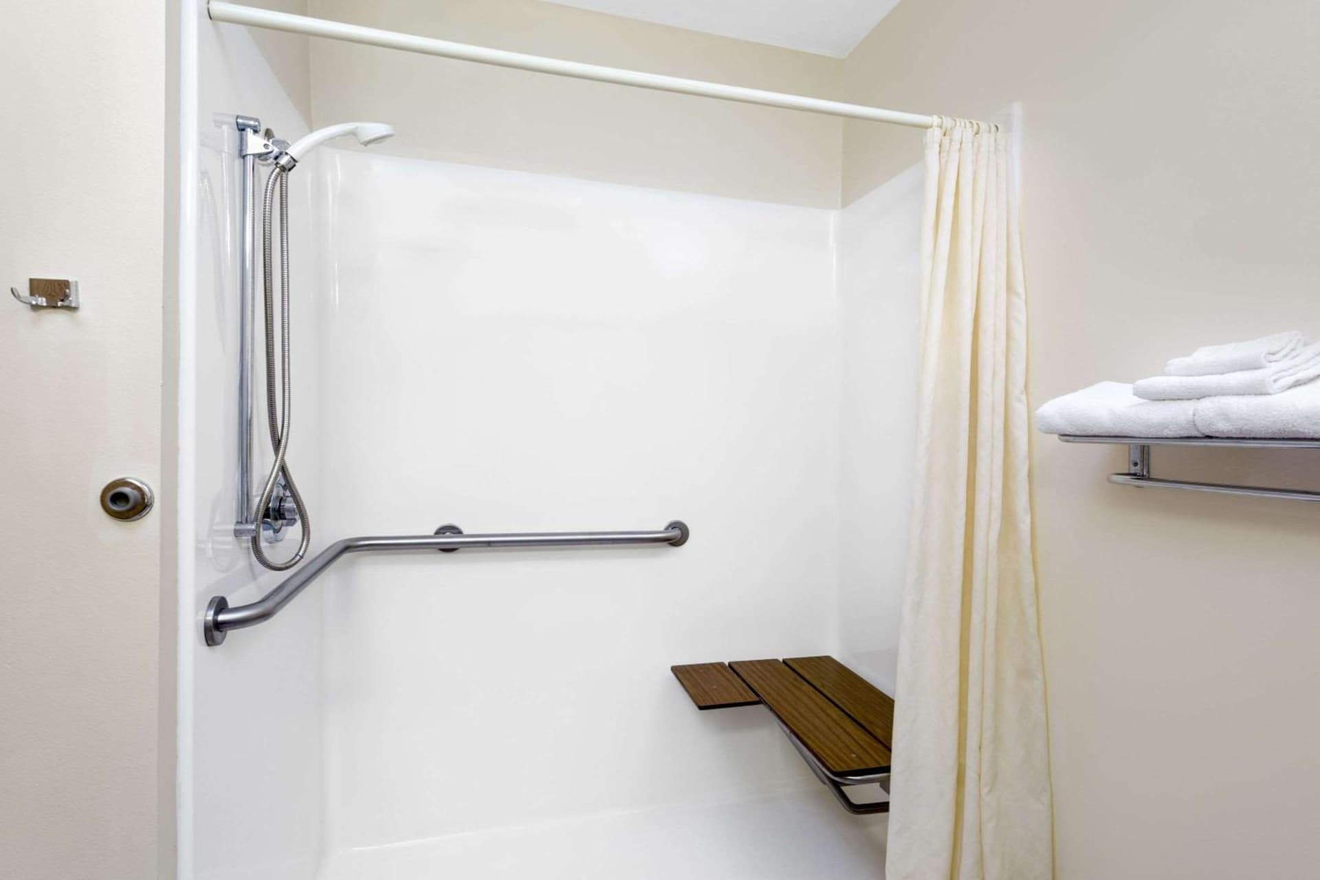Super 8 by Wyndham Athens property views in Athens, OH — gallery photo 3