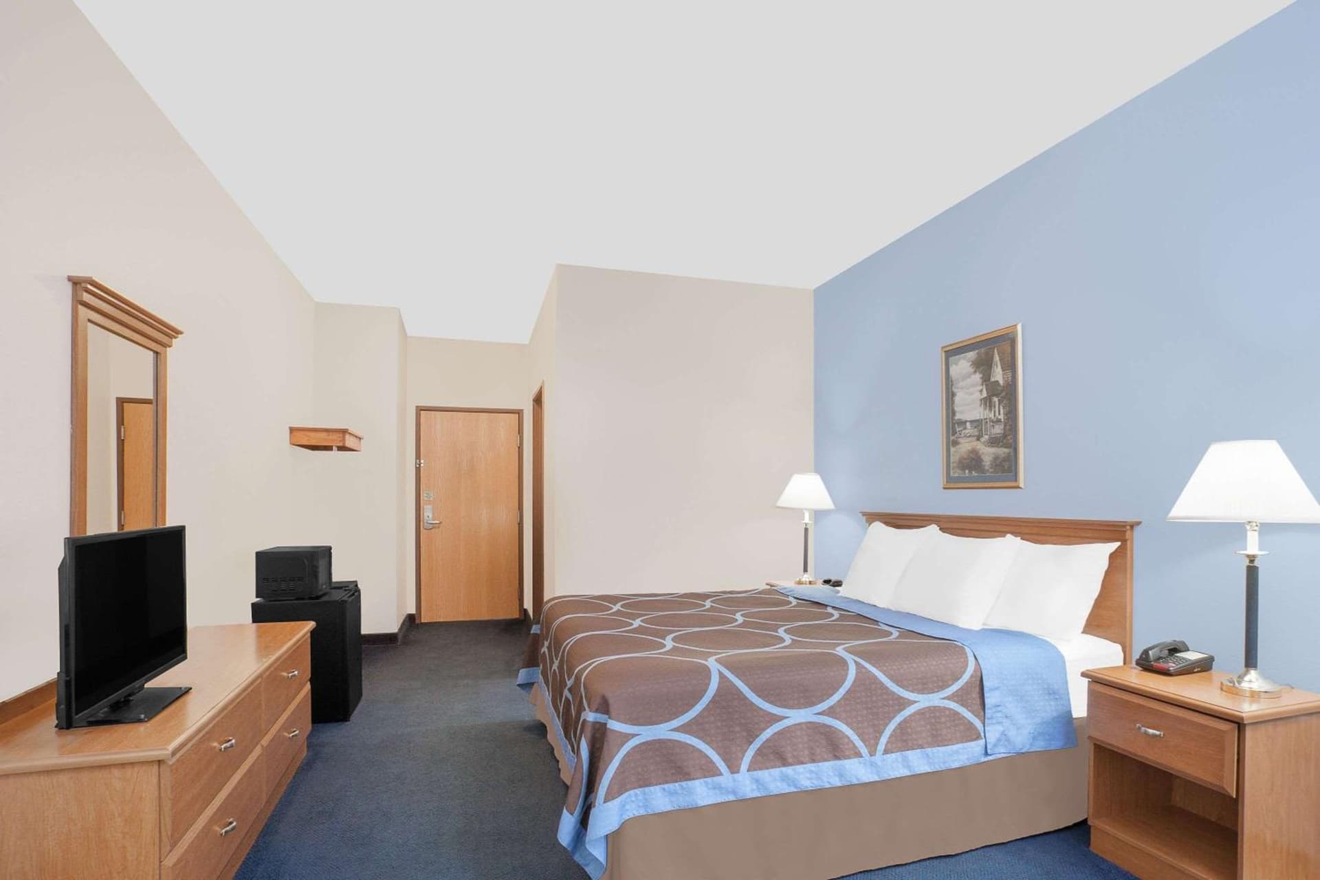 Super 8 by Wyndham Cobleskill NY property views in Cobleskill — gallery photo 3