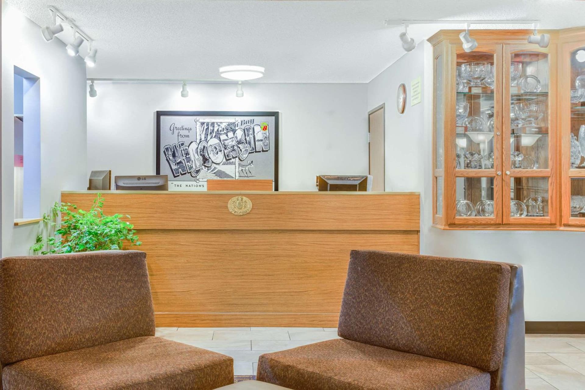 Super 8 by Wyndham Green Bay Near Stadium property views in Green Bay, WI — gallery photo 3