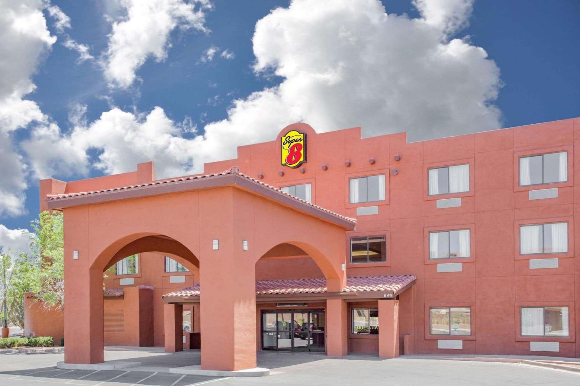 Super 8 by Wyndham Page/Lake Powell interior in Page, AZ — gallery photo 2