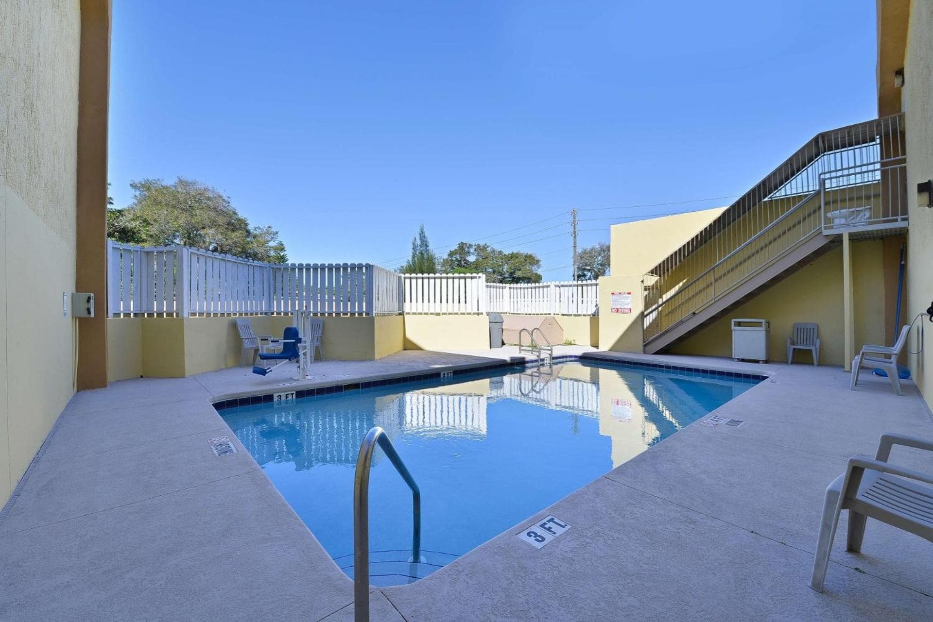 Travel Inn Winter Haven gallery photo in Winter Haven, FL — image 5