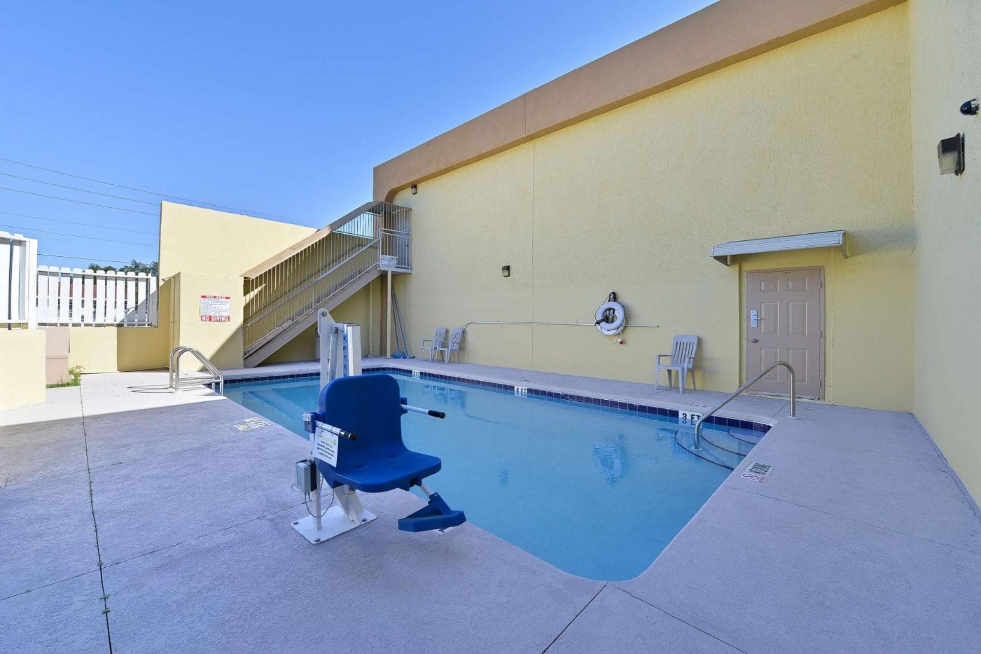 Travel Inn Winter Haven gallery photo in Winter Haven, FL — image 9