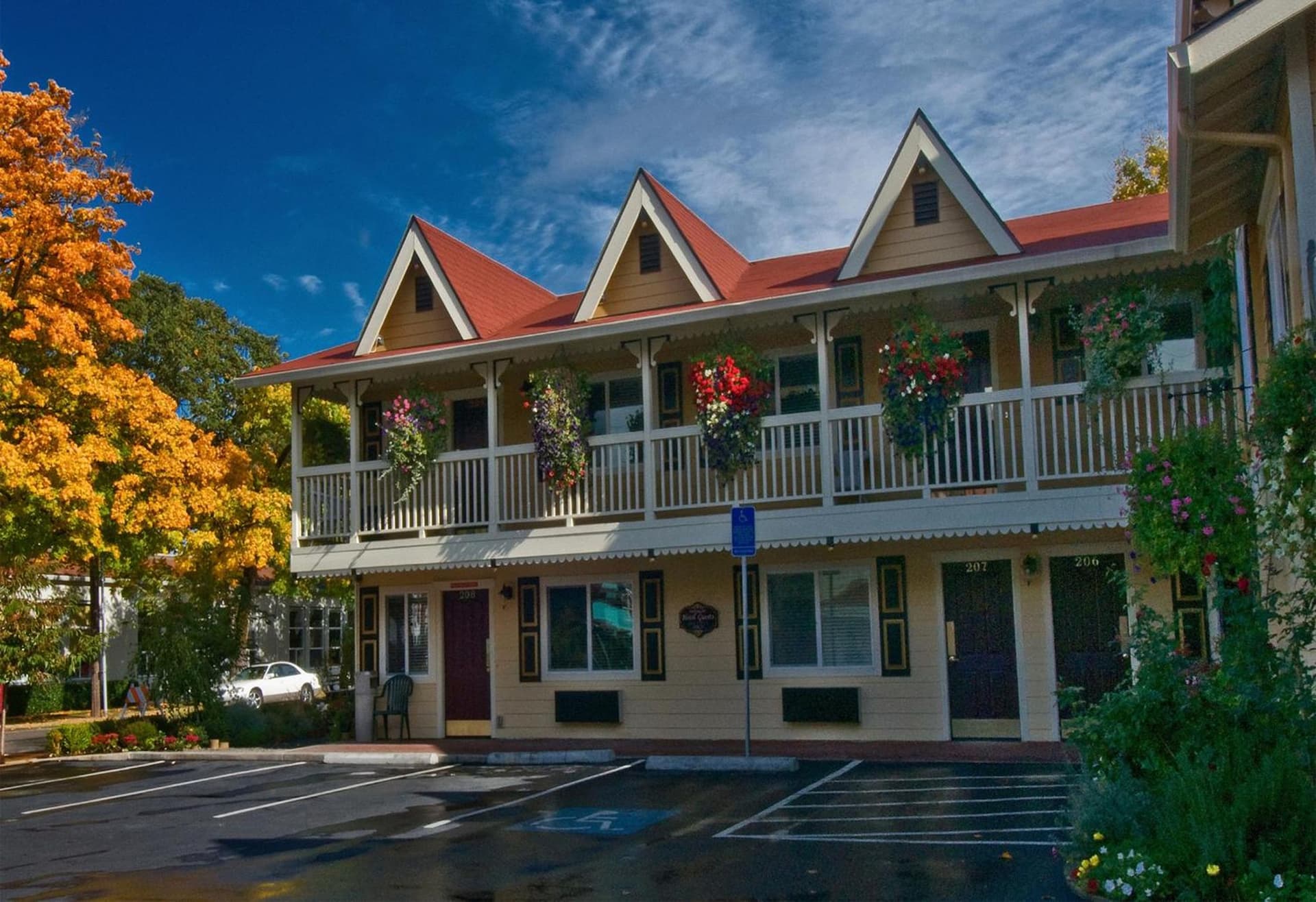 Silverton Inn & Suites featured exterior or lobby in Silverton, OR — similar hotel