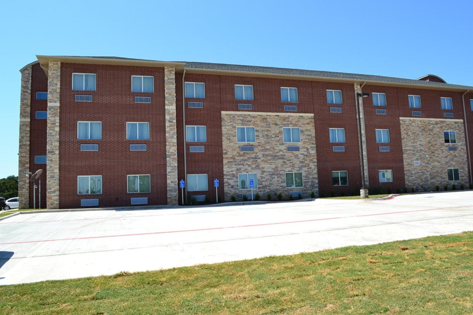Red River Inn and Suites property views in Thackerville, OK — gallery photo 3