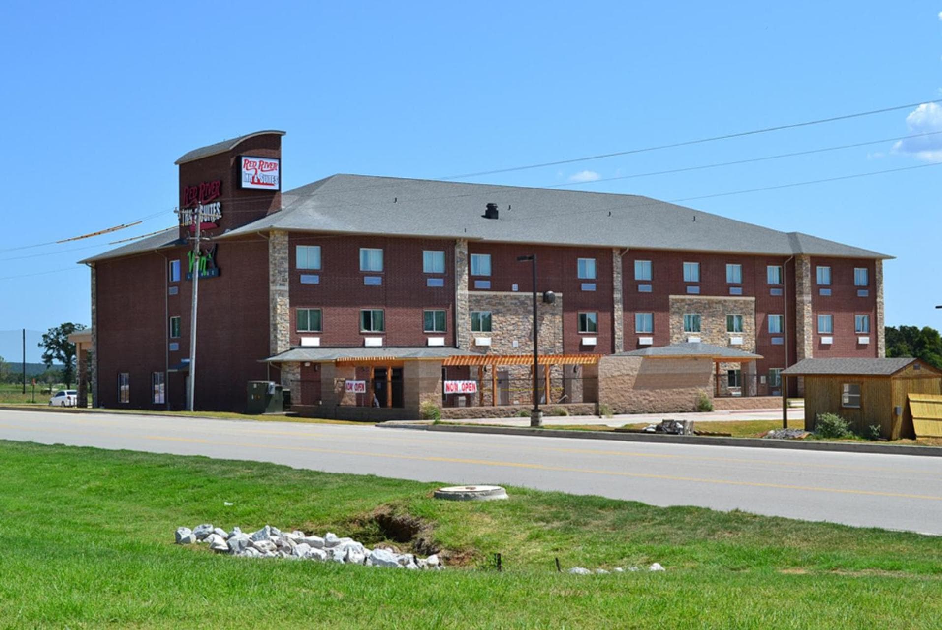 Red River Inn and Suites — hotel in Thackerville, Oklahoma