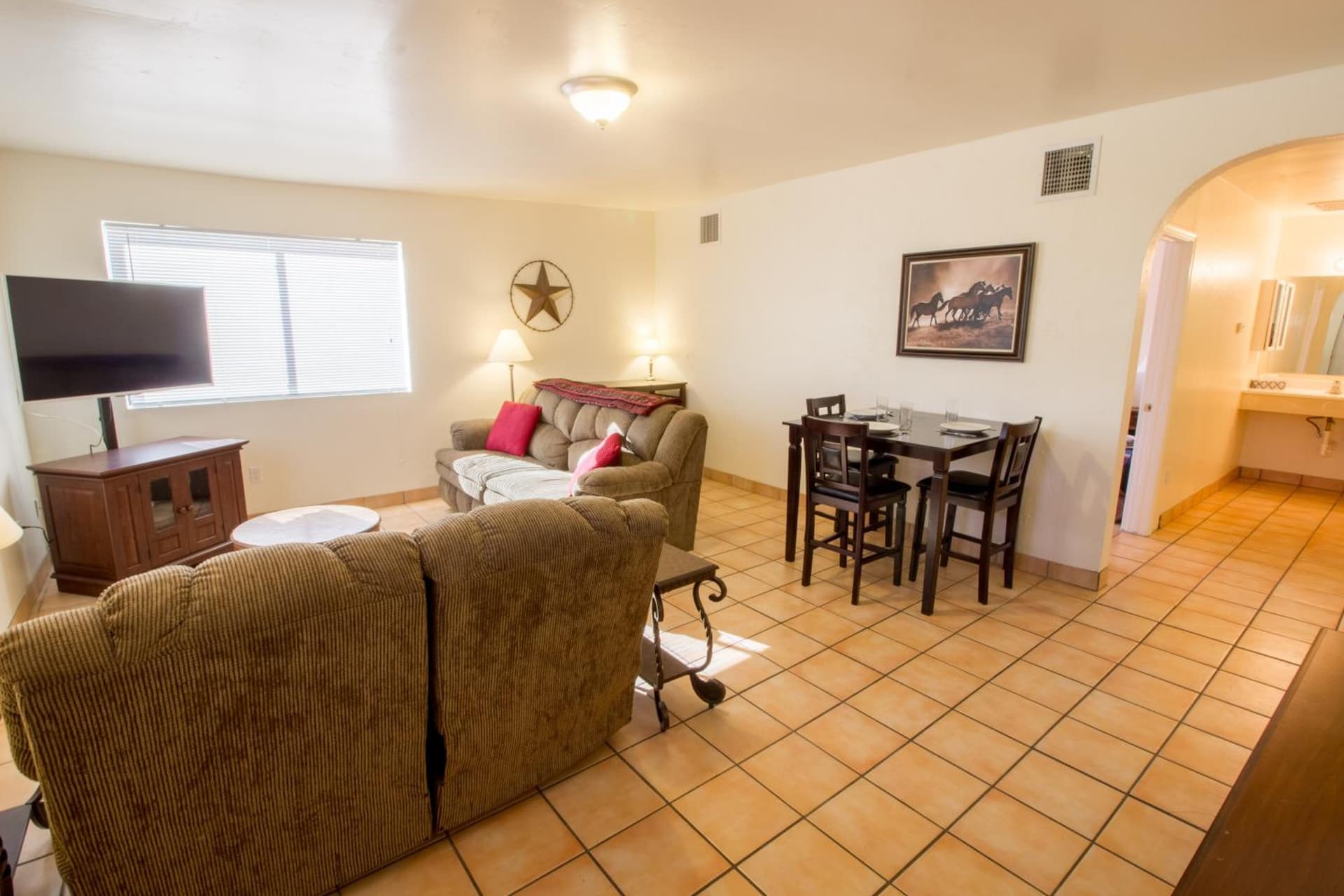 Stagecoach Suites property views in Wickenburg, AZ — gallery photo 3