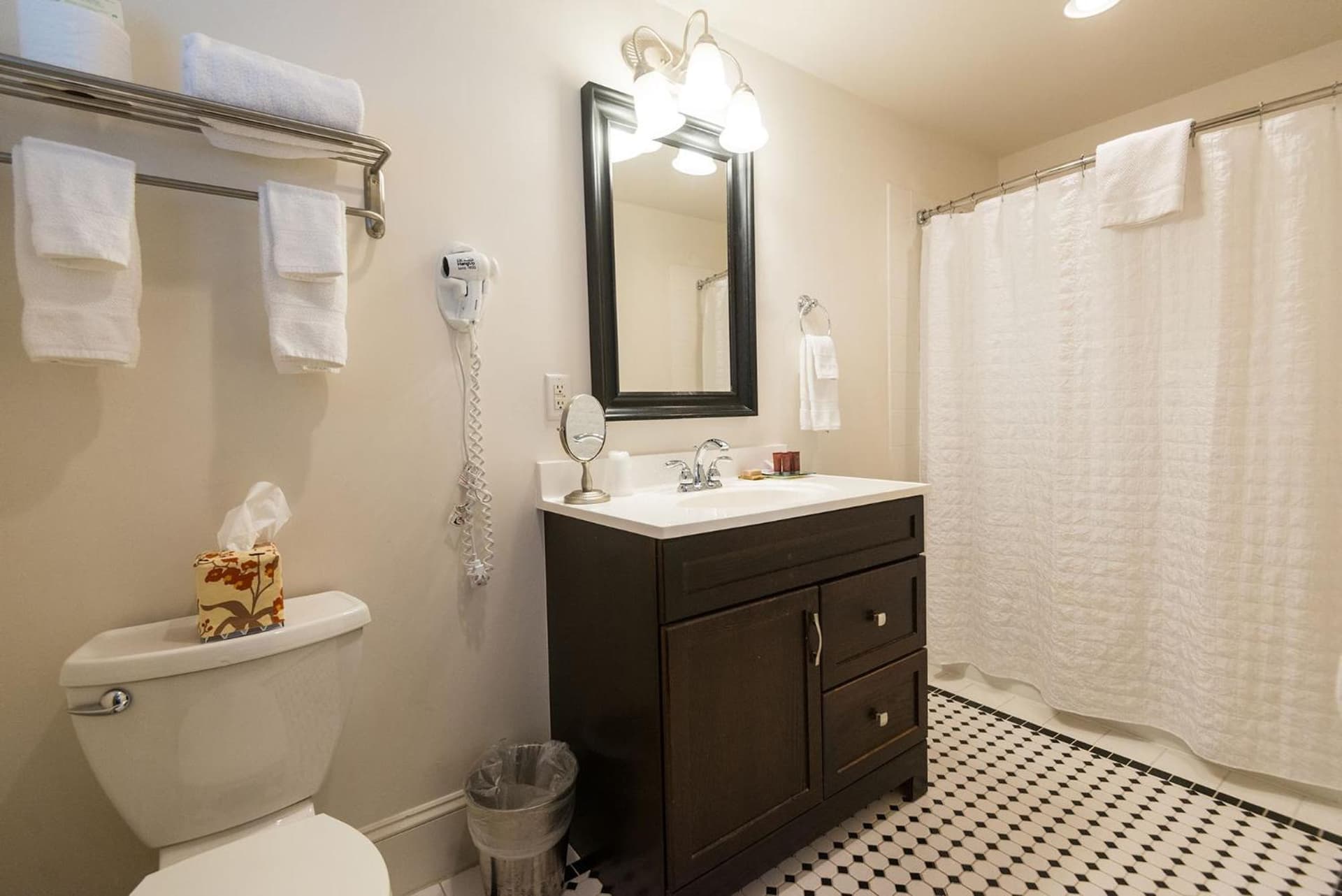 Camas Boutique Hotel gallery photo in Camas, WA — image 95