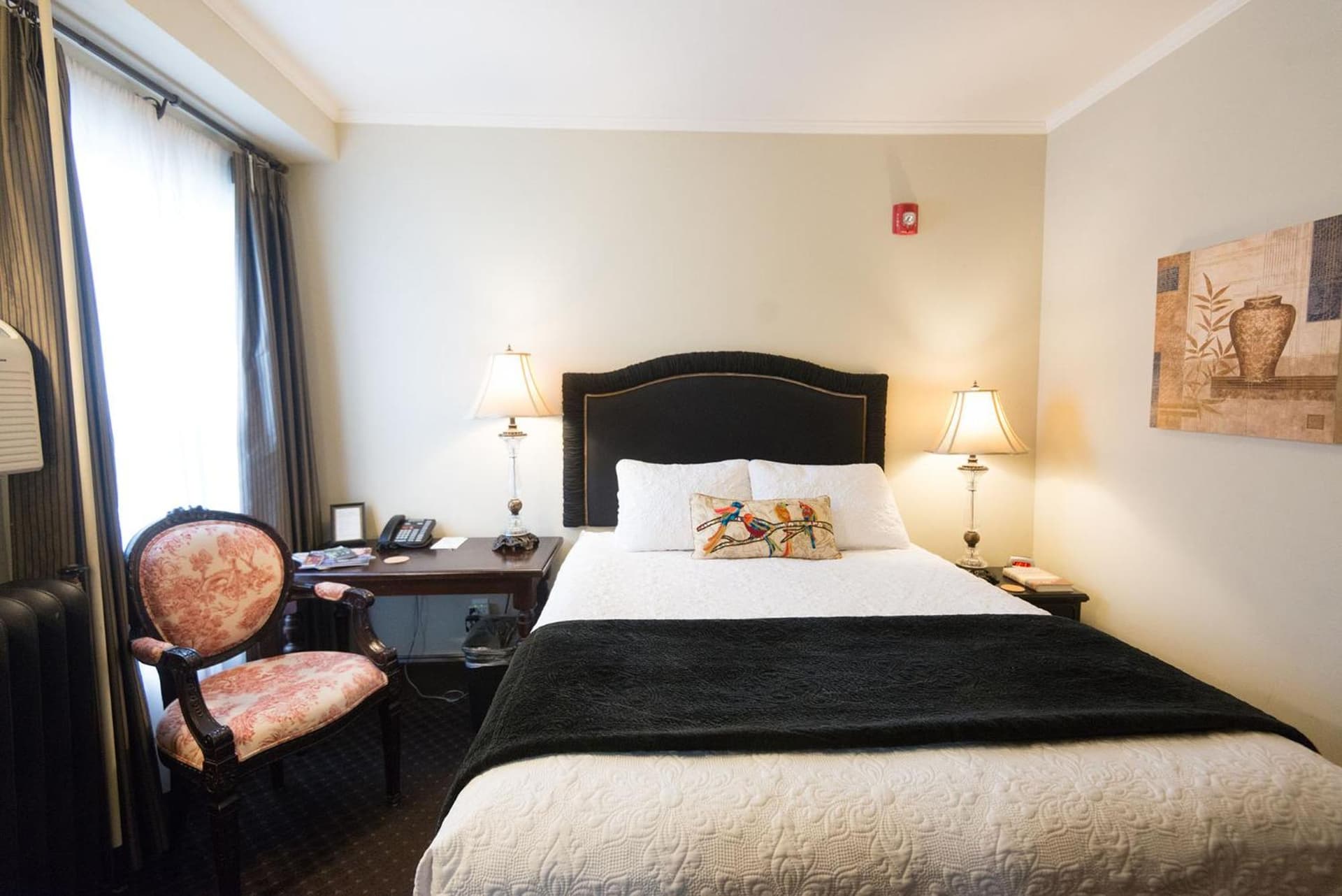 Camas Boutique Hotel gallery photo in Camas, WA — image 47