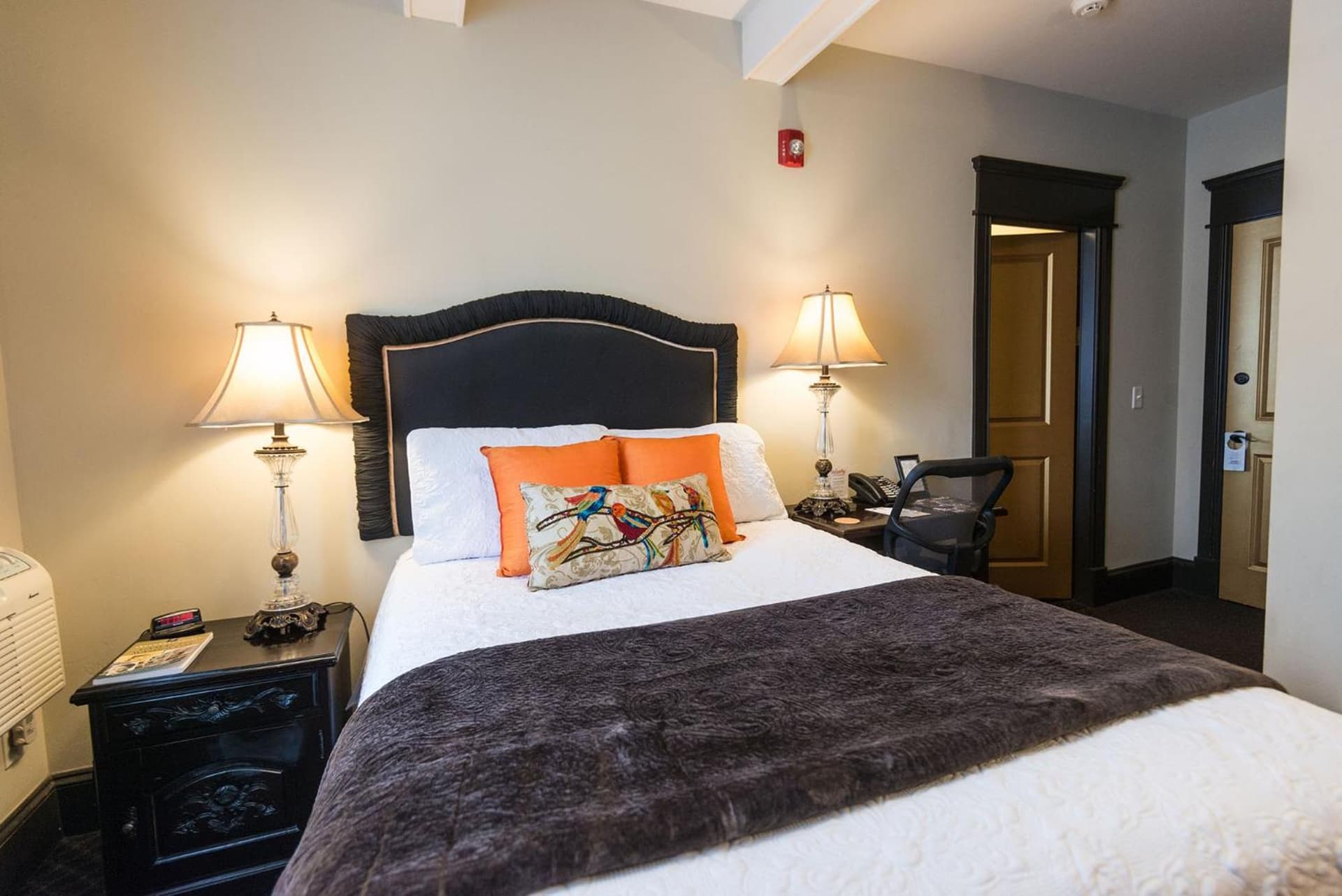 Camas Boutique Hotel gallery photo in Camas, WA — image 42