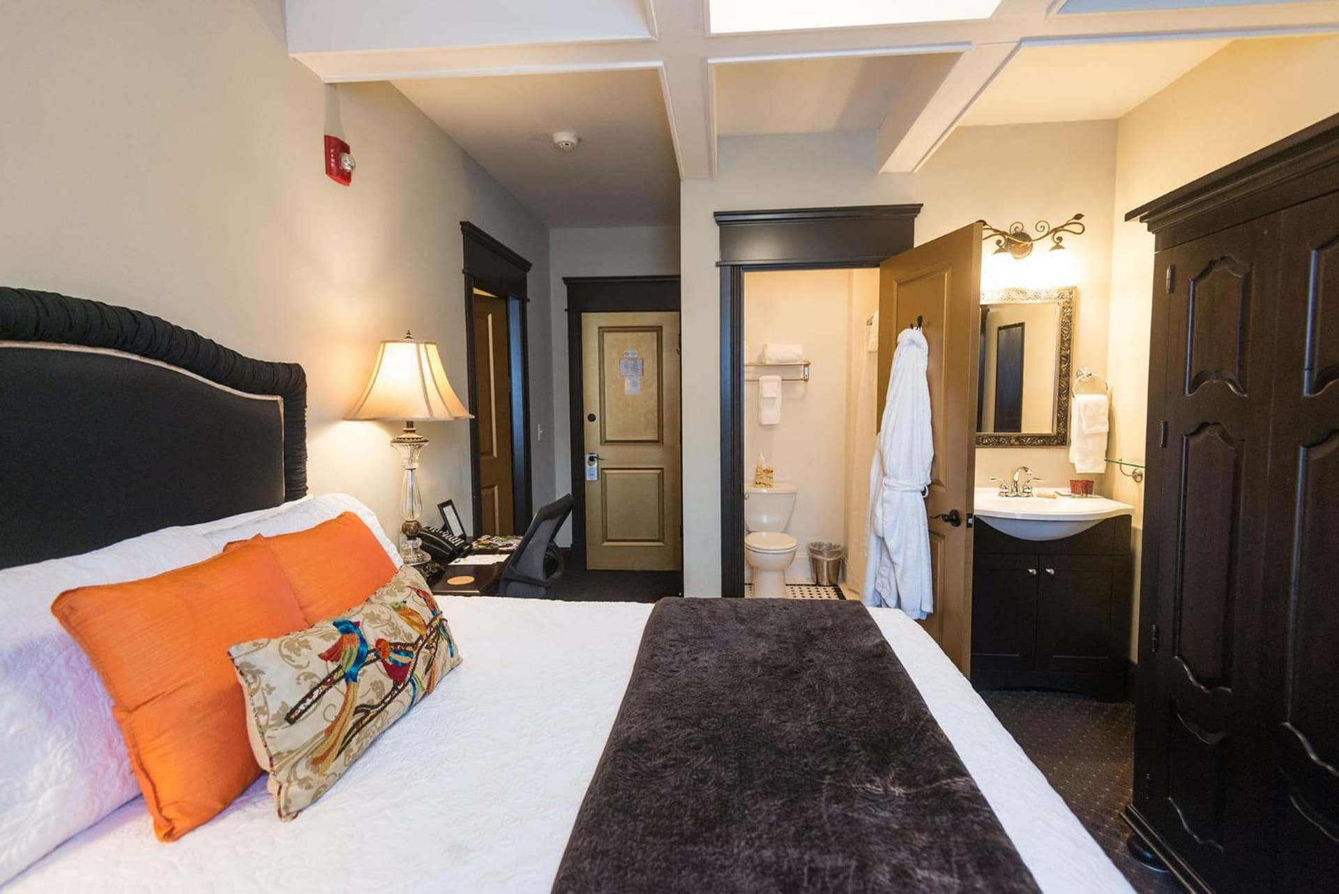 Camas Boutique Hotel gallery photo in Camas, WA — image 16