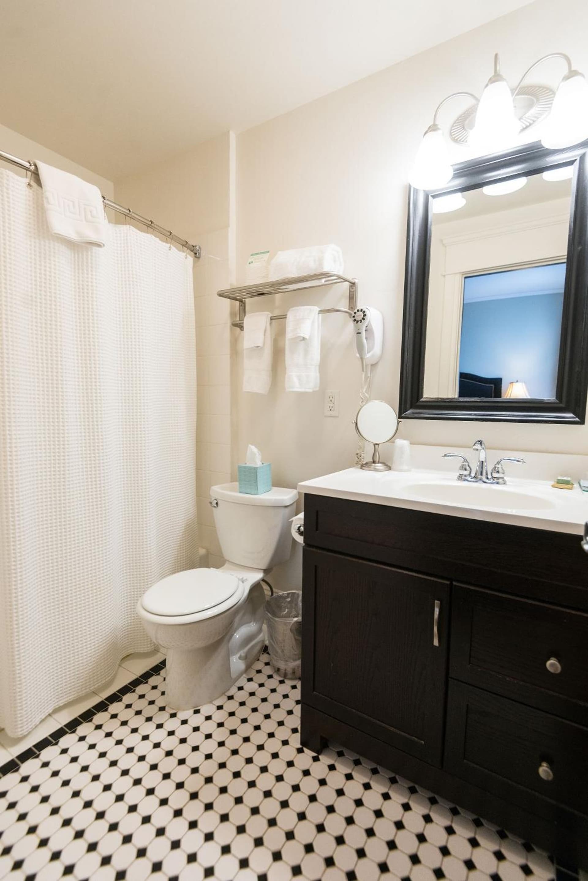 Camas Boutique Hotel gallery photo in Camas, WA — image 92