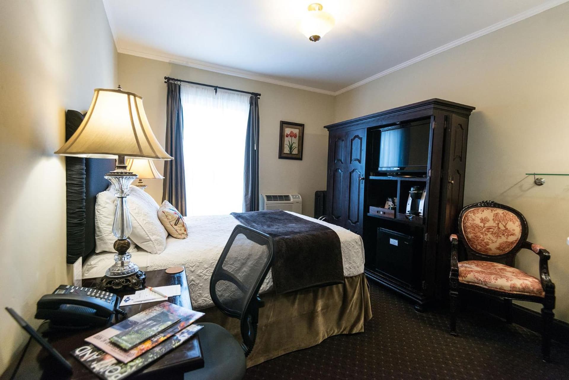 Camas Boutique Hotel gallery photo in Camas, WA — image 87