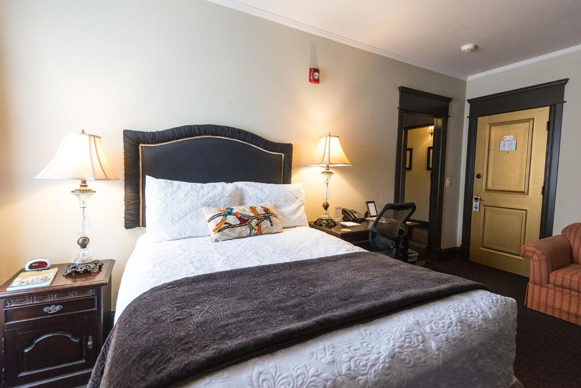 Camas Boutique Hotel gallery photo in Camas, WA — image 76