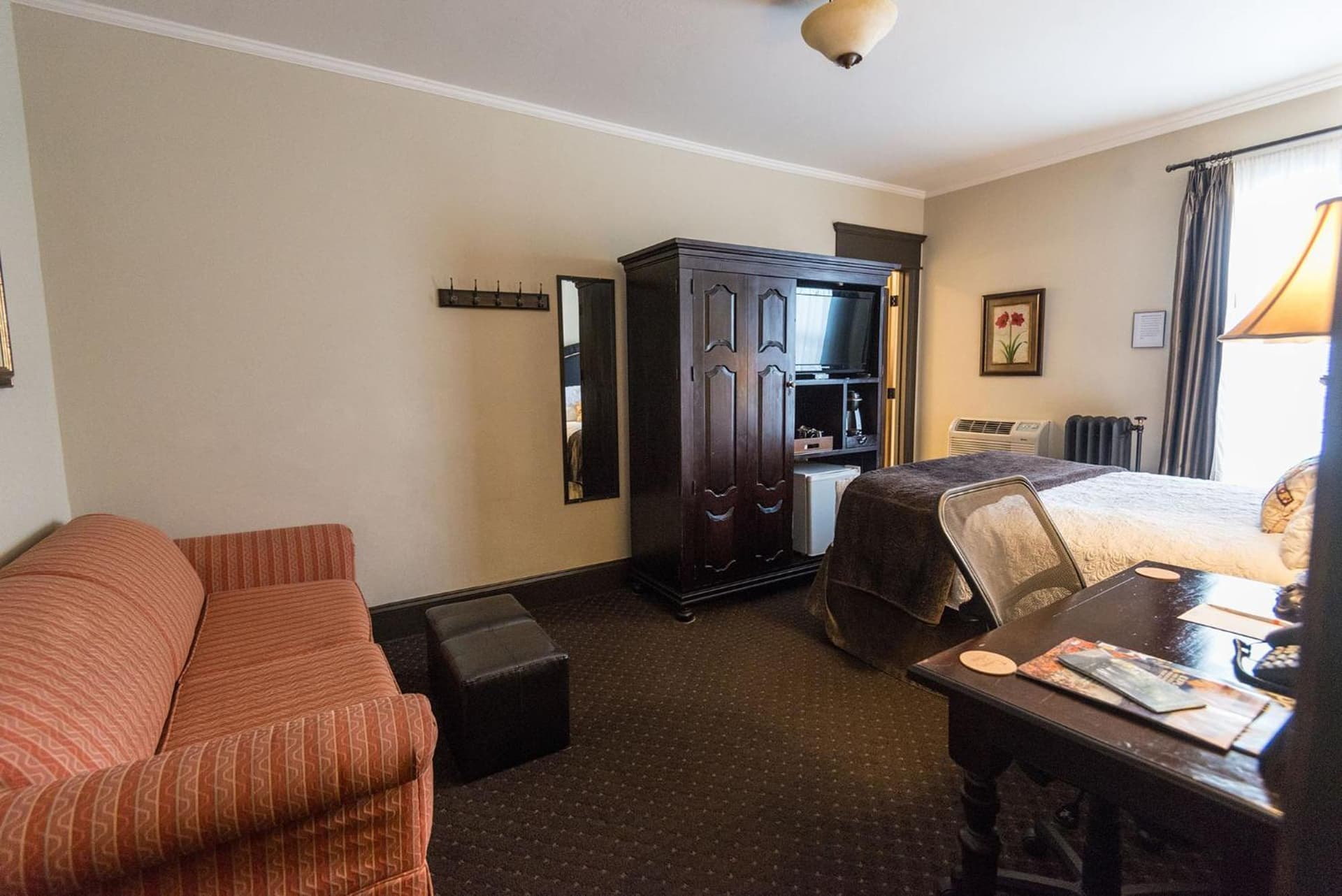 Camas Boutique Hotel gallery photo in Camas, WA — image 18