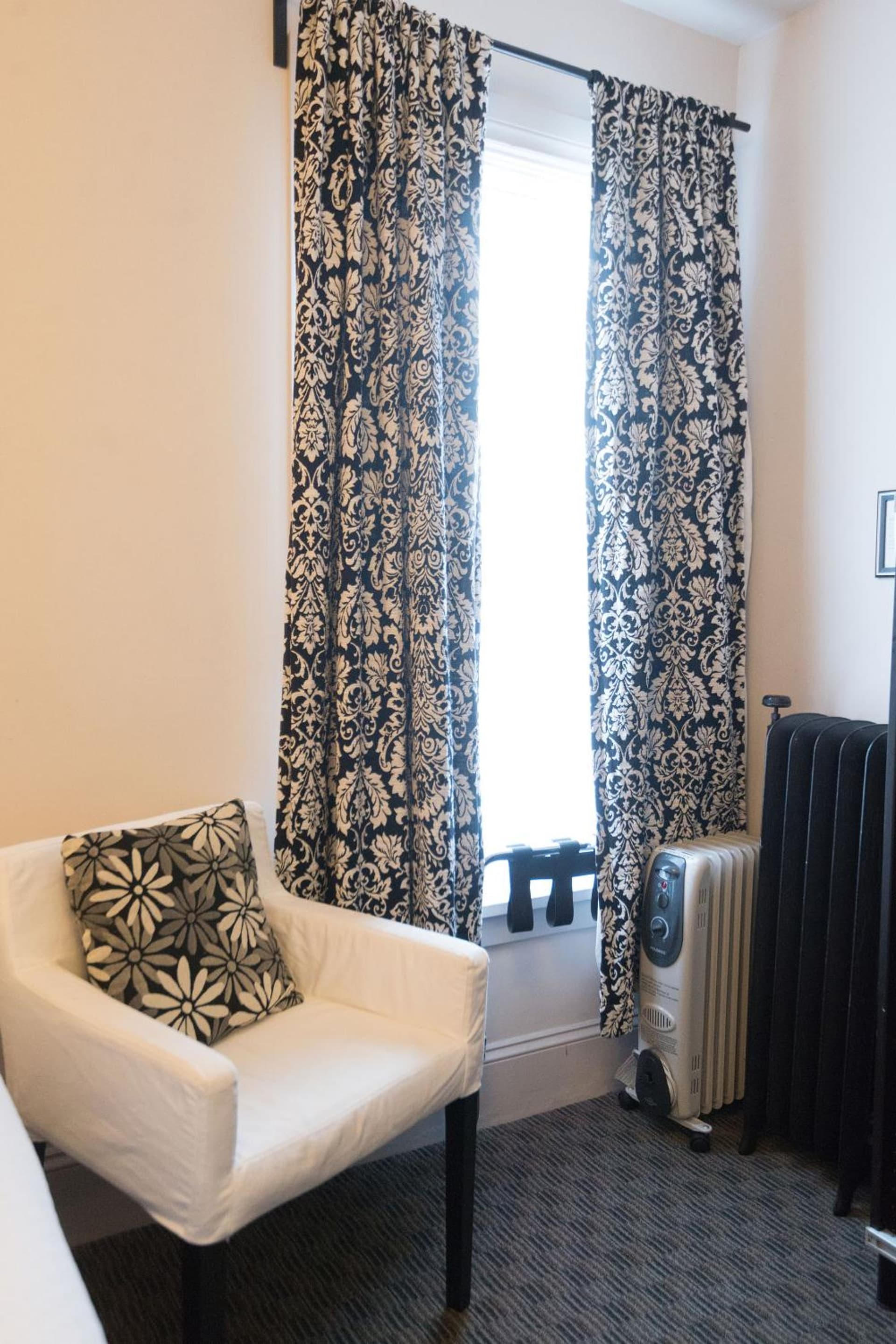 Camas Boutique Hotel gallery photo in Camas, WA — image 90
