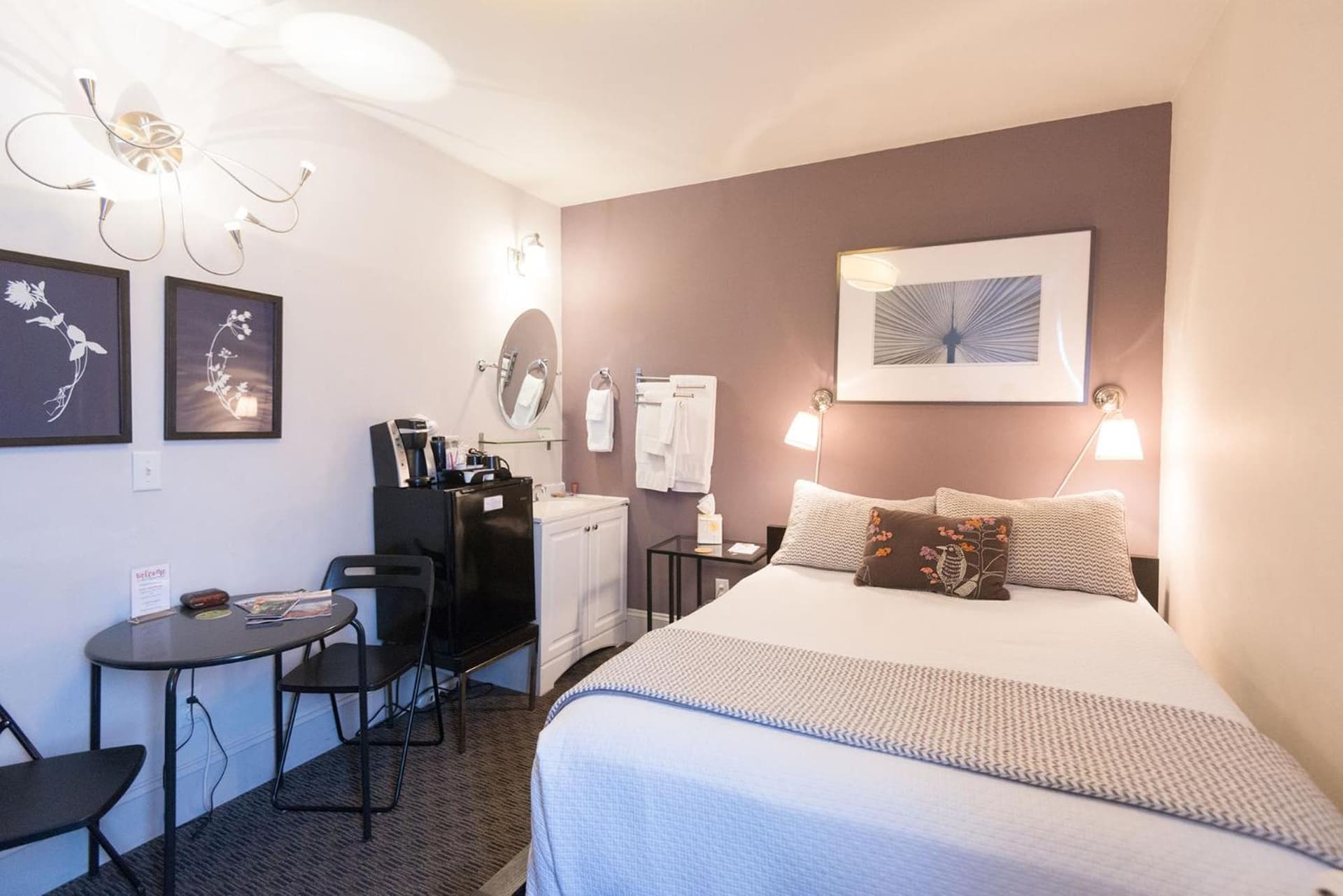 Camas Boutique Hotel gallery photo in Camas, WA — image 58