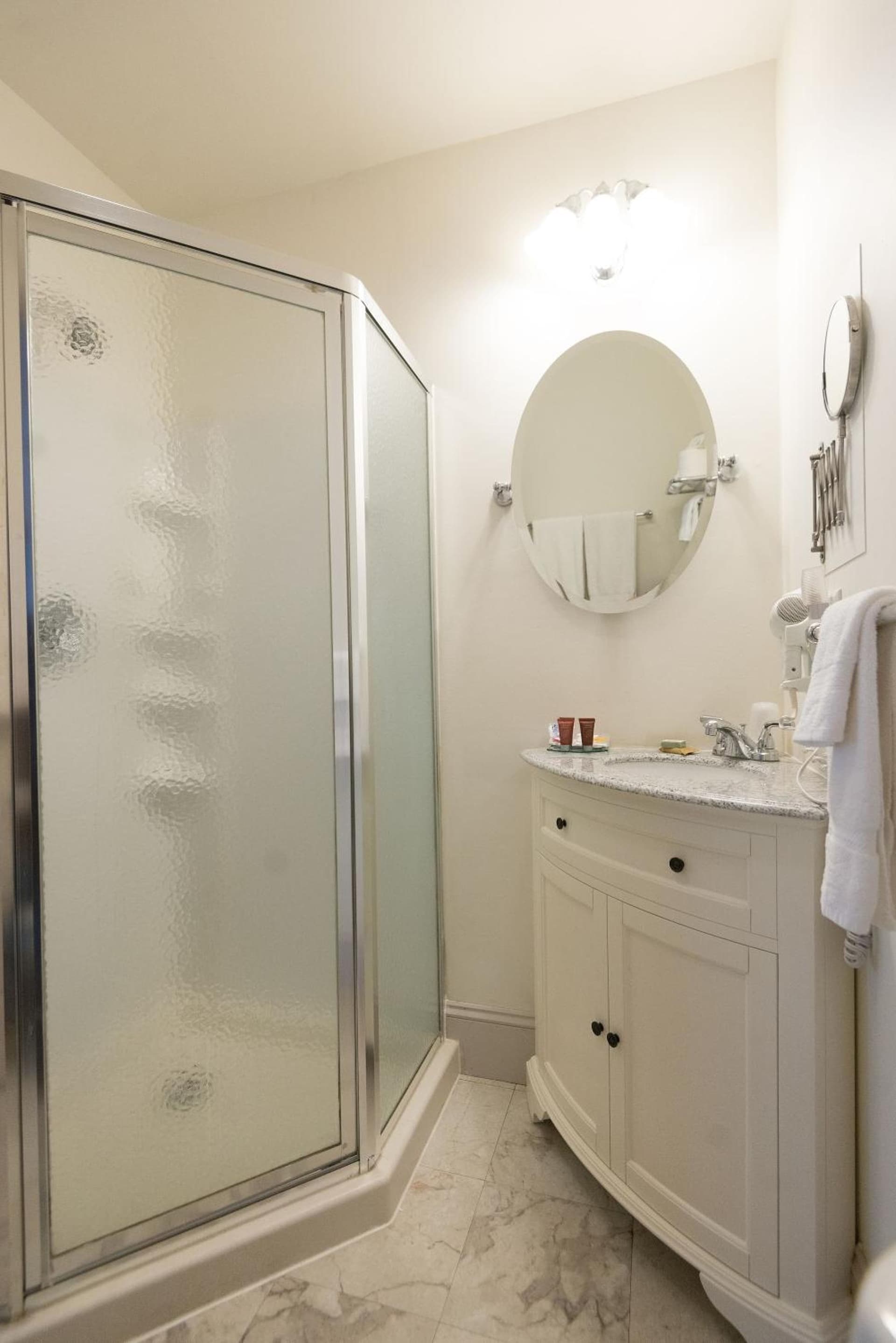 Camas Boutique Hotel gallery photo in Camas, WA — image 24