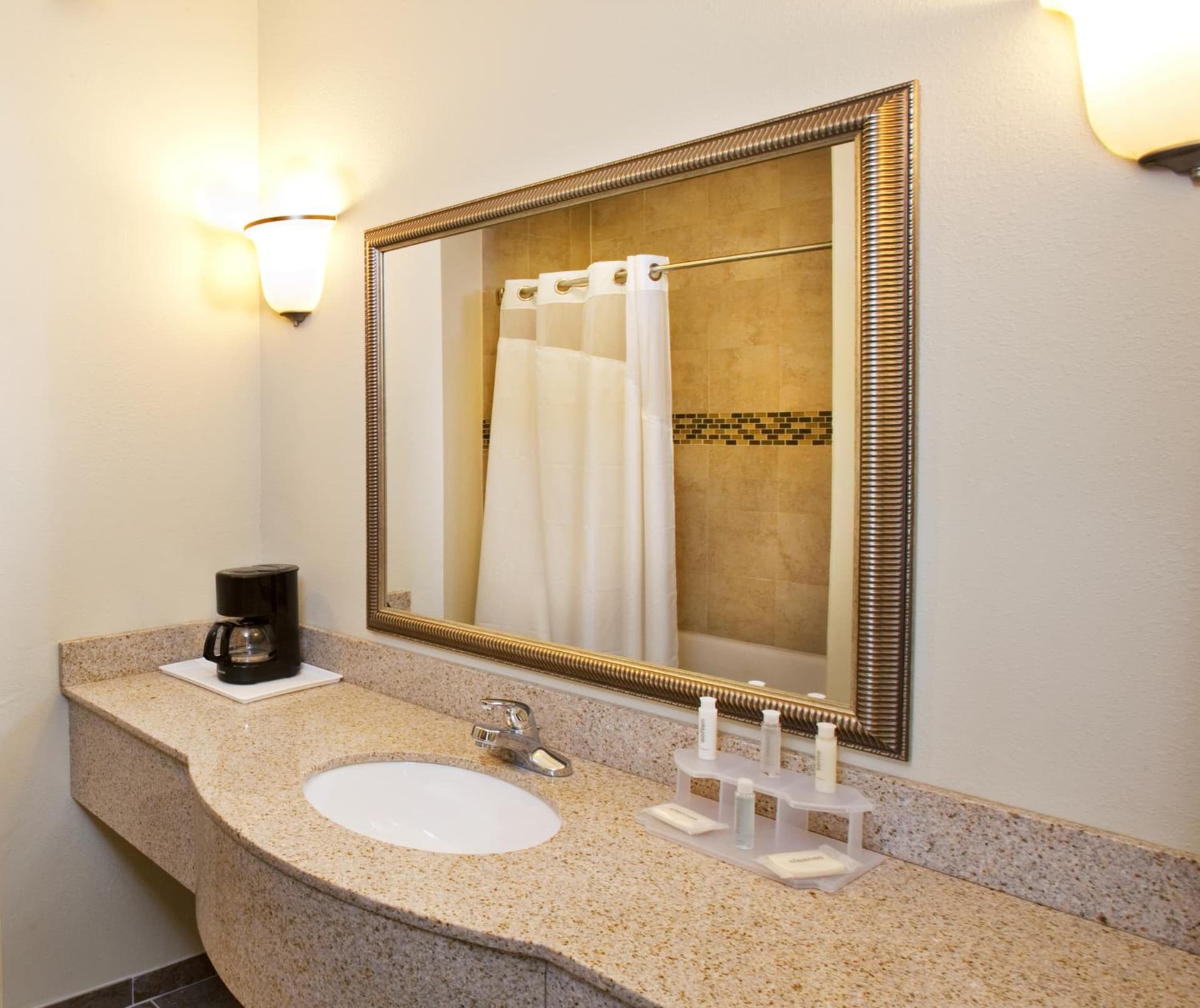 Holiday Inn Express- Waterloo/Cedar Falls by IHG gallery photo in Waterloo, IA — image 10