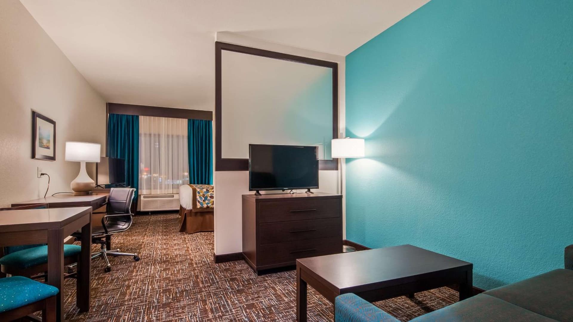 Best Western Plus/Executive Residency Elk City interior in Elk City, OK — gallery photo 2