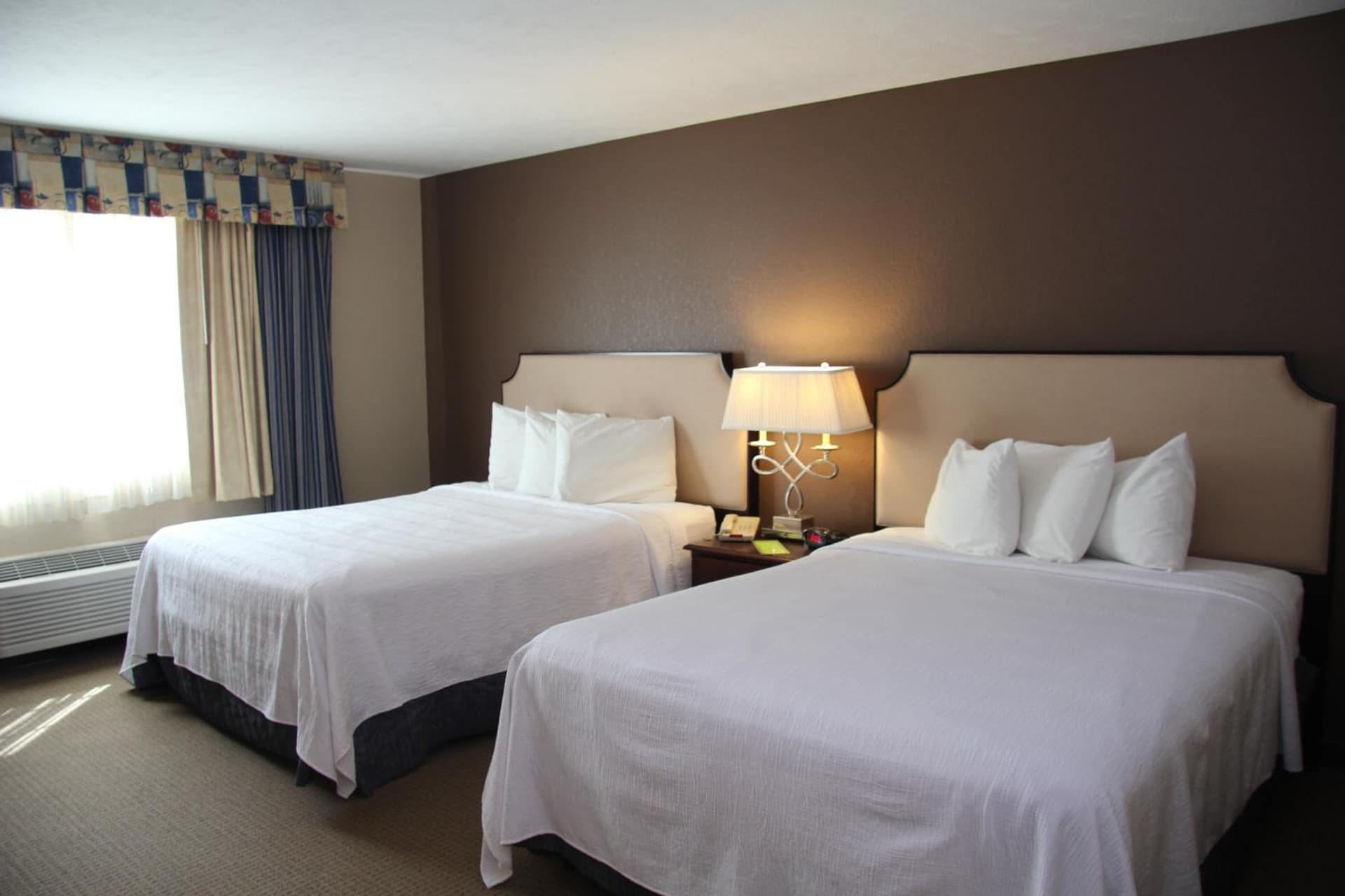 Green Acres Hotel interior in Pittsfield, IL — gallery photo 2