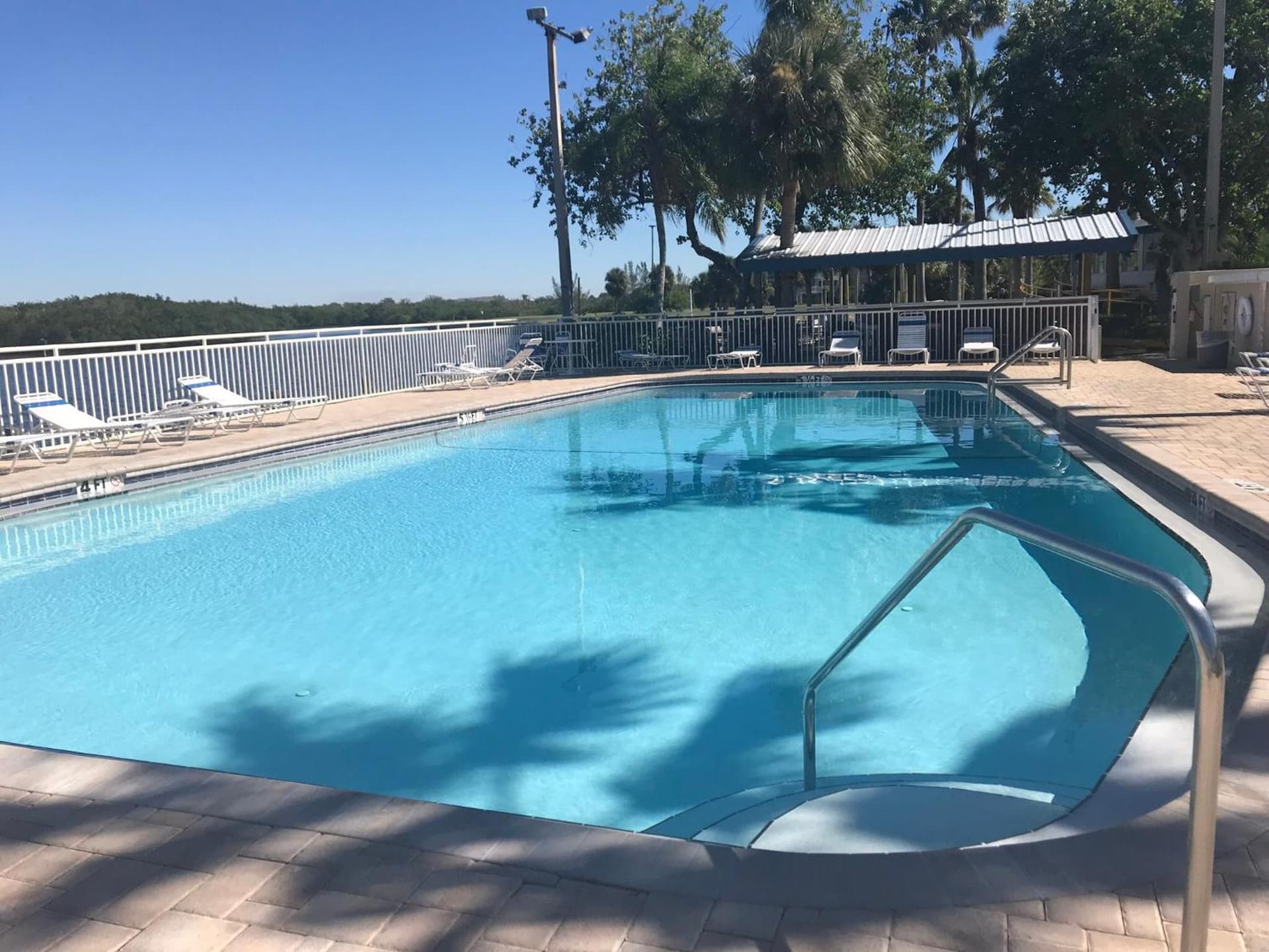 TAMPA BAY, BEACH step away, WIFI, FREE PARKING,POOLS, JACUZZI gallery photo in Ruskin, FL — image 52