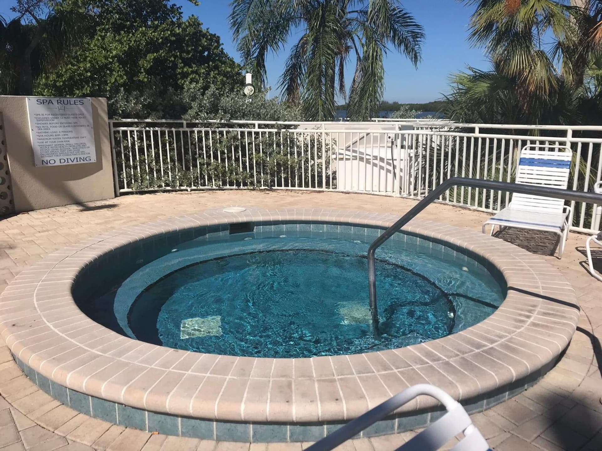 TAMPA BAY, BEACH step away, WIFI, FREE PARKING,POOLS, JACUZZI gallery photo in Ruskin, FL — image 111