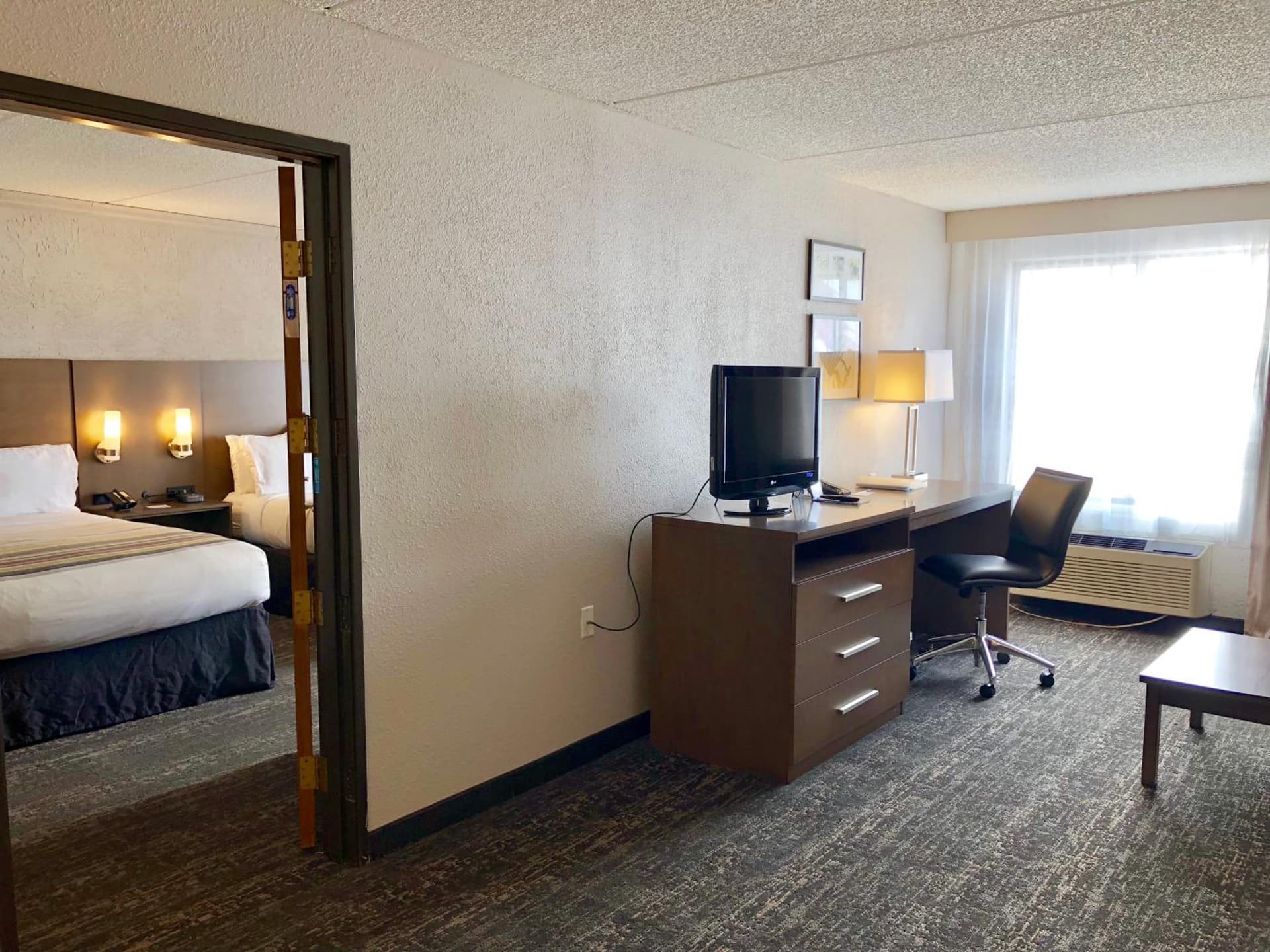 Country Inn & Suites by Radisson, Mt Pleasant-Racine West, WI gallery photo in Sturtevant, WI — image 38