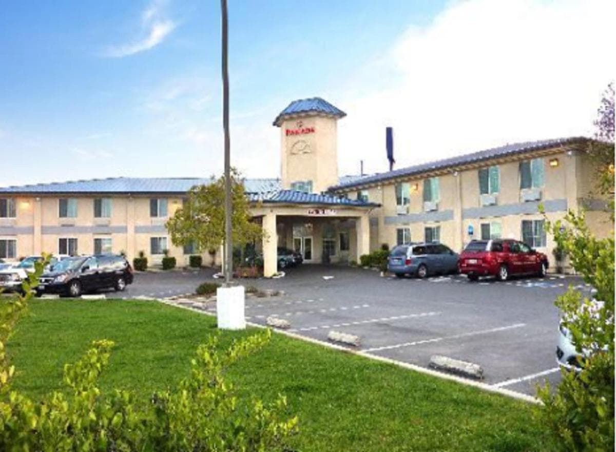 Ramada by Wyndham Williams interior in Williams, CA — gallery photo 2