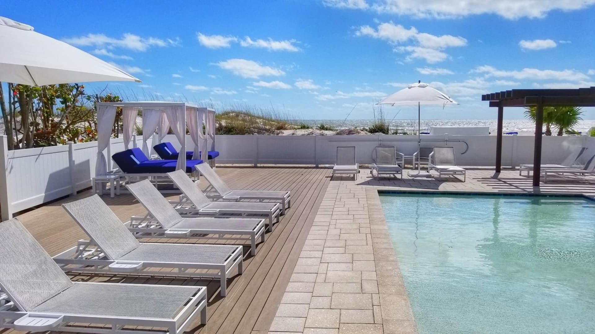 Barefoot Beach Club property views in St Pete Beach, FL — gallery photo 3