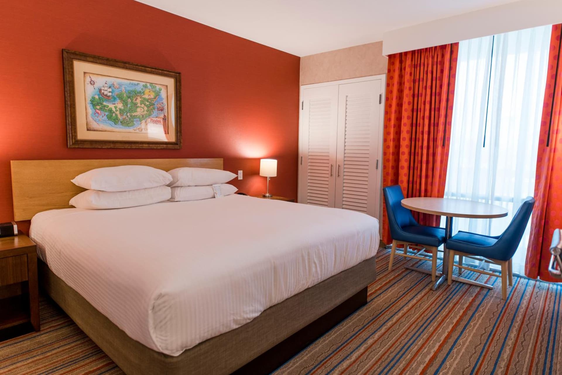 Howard Johnson by Wyndham Anaheim Hotel and Water Playground gallery photo in Anaheim, CA — image 69