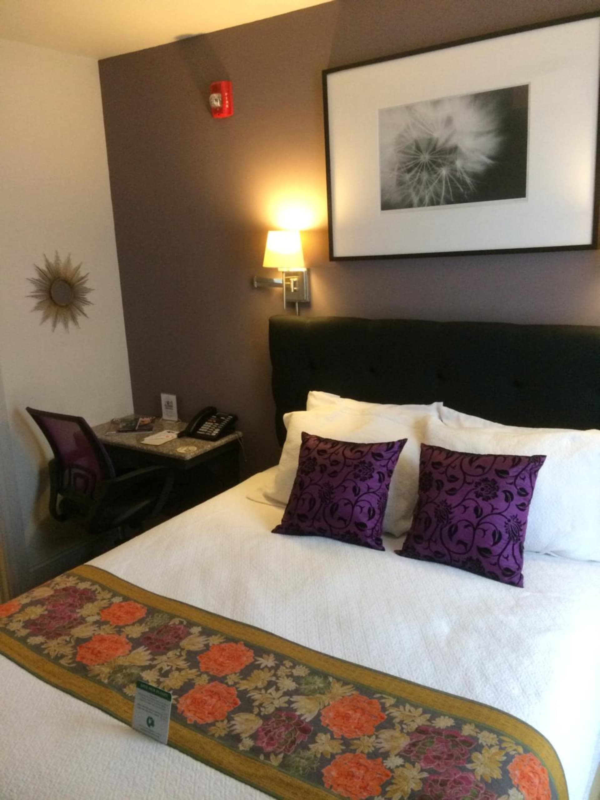 Camas Boutique Hotel gallery photo in Camas, WA — image 83