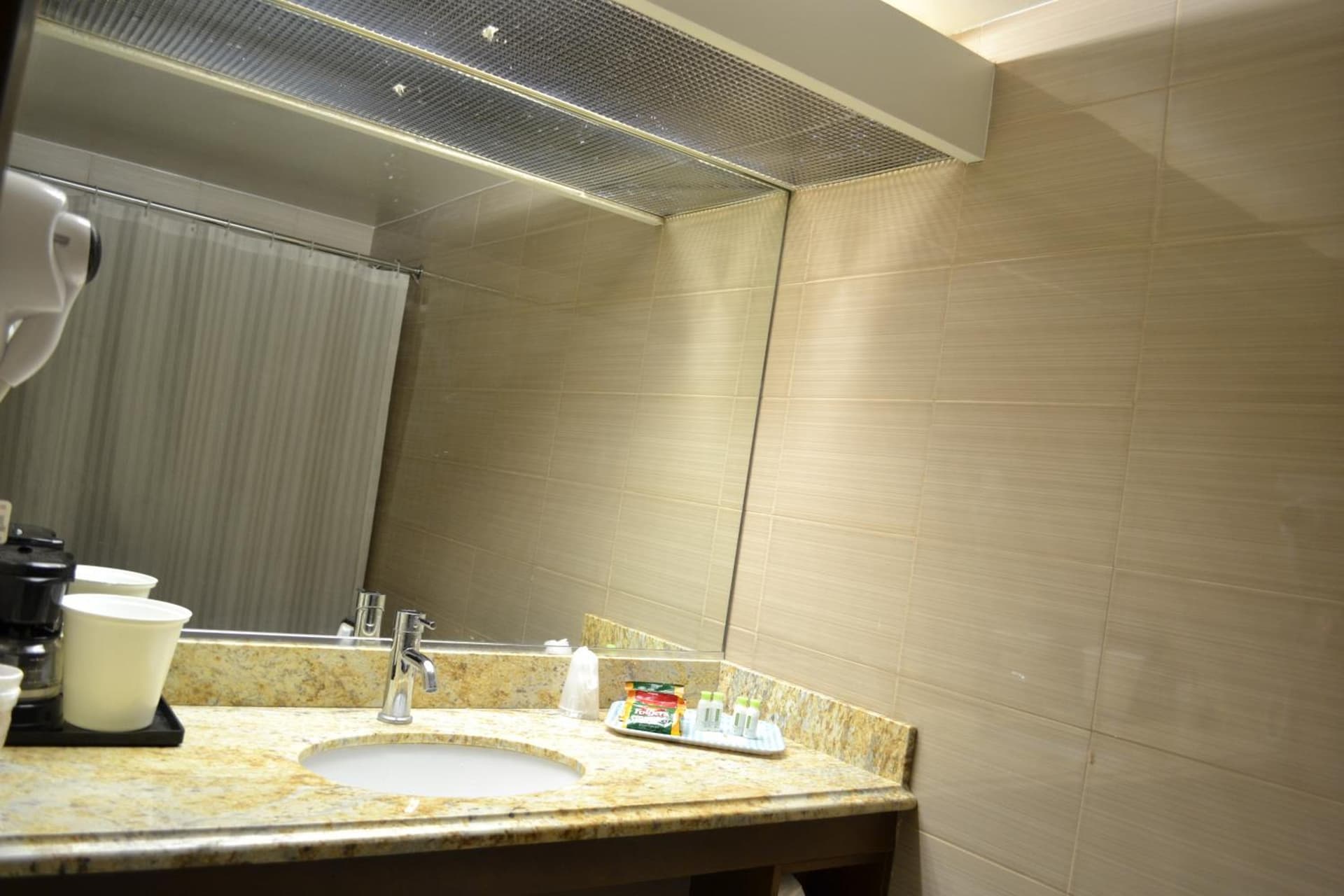 LA Crystal Hotel -Los Angeles-Long Beach Area gallery photo in Carson, CA — image 120