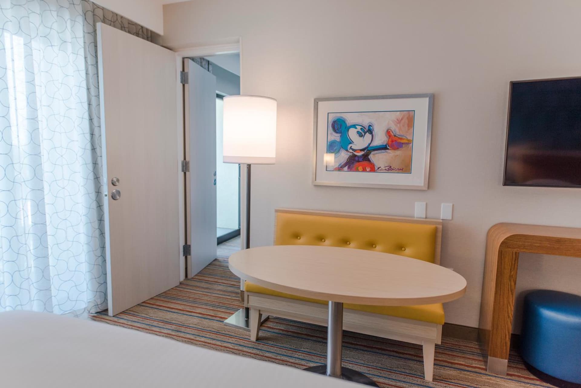 Howard Johnson by Wyndham Anaheim Hotel and Water Playground gallery photo in Anaheim, CA — image 88