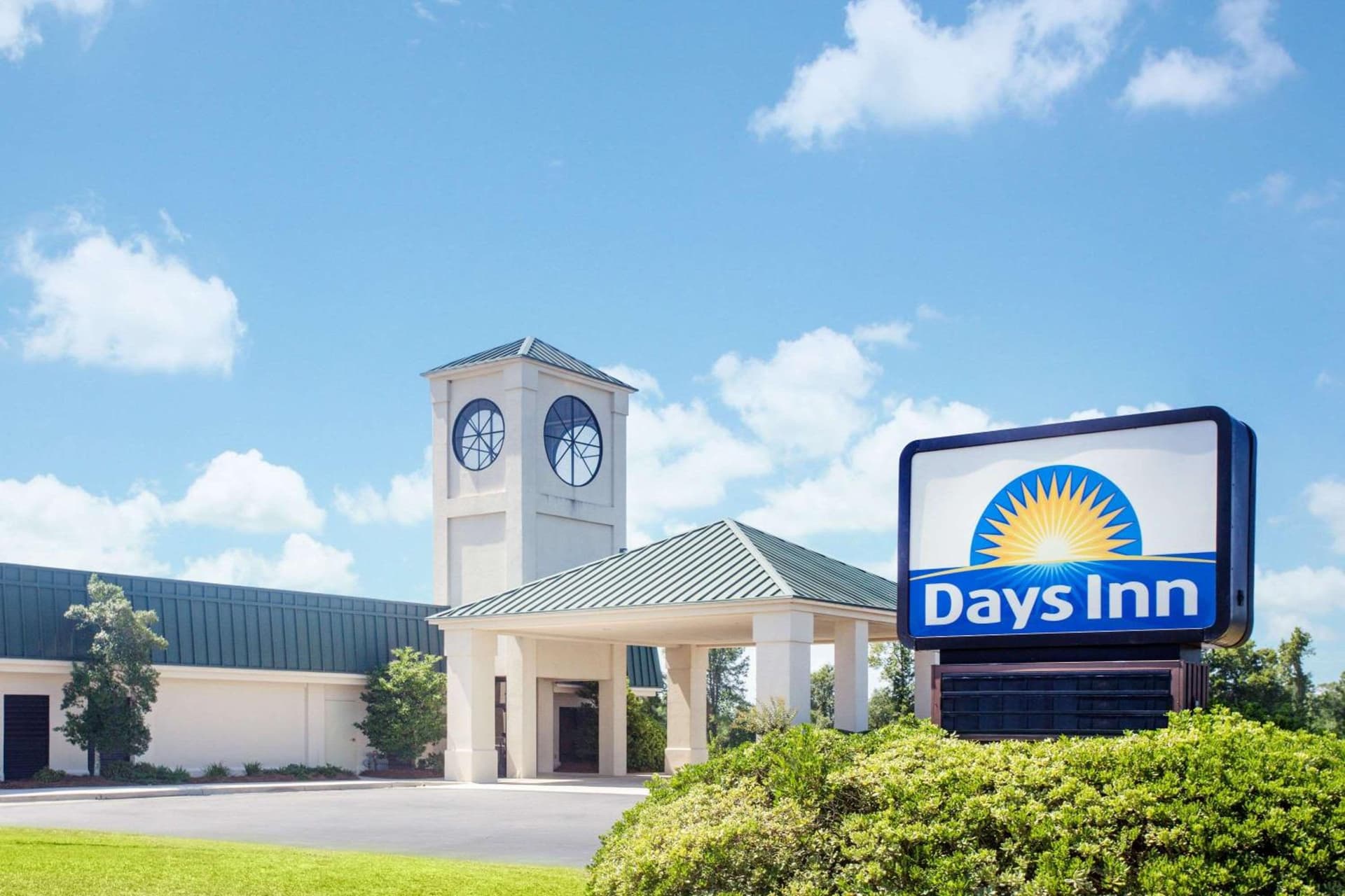 Days Inn by Wyndham Metter property views in Metter, GA — gallery photo 3