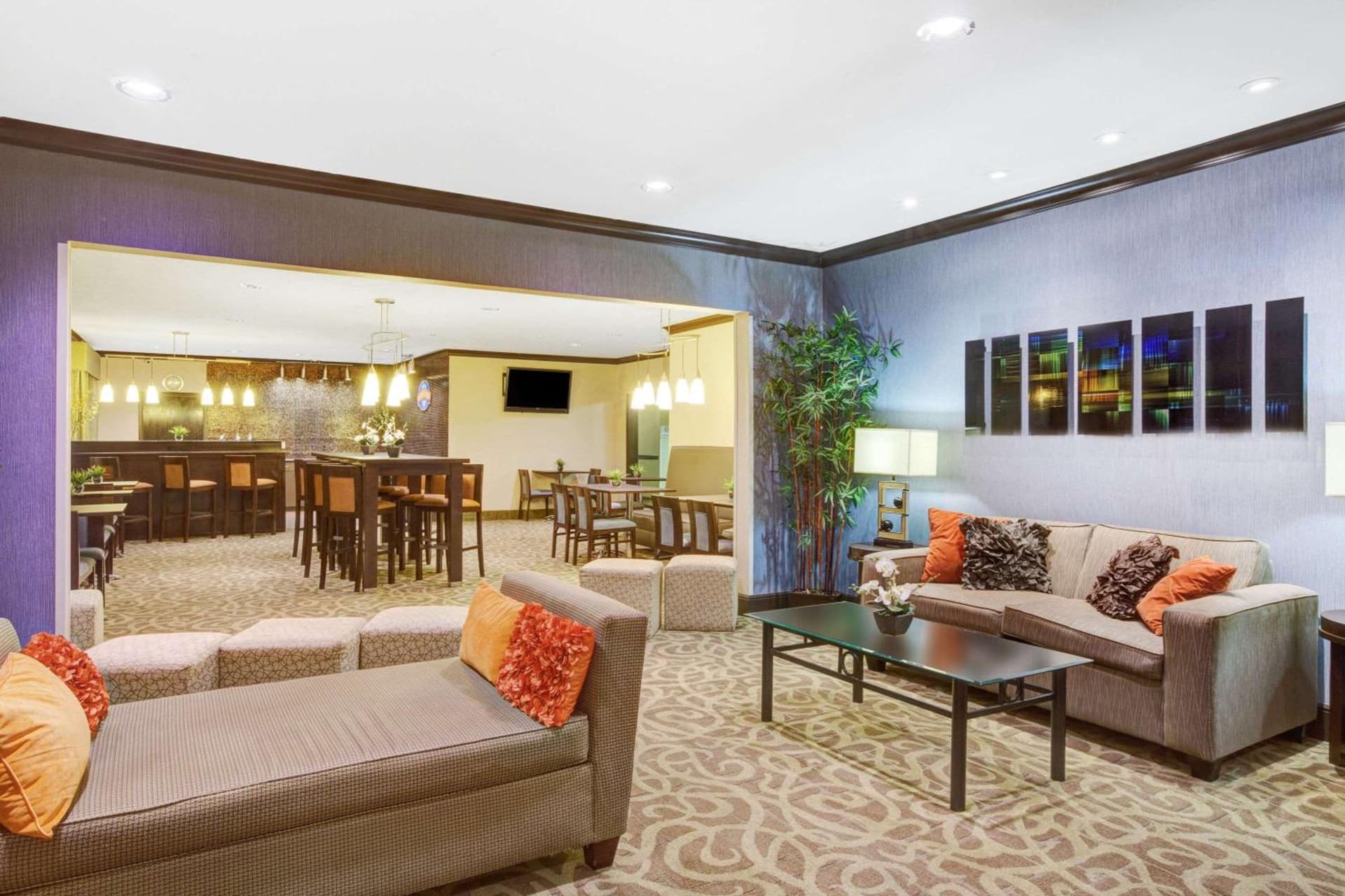 Baymont by Wyndham Dallas/ Love Field interior in Dallas, TX — gallery photo 2