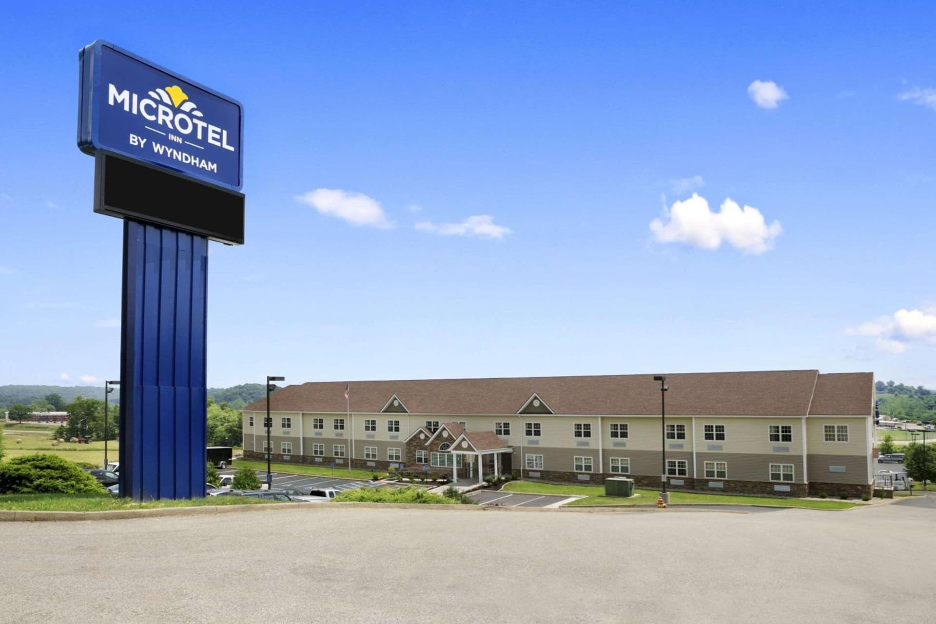 Microtel Inn & Suites By Wyndham Mineral Wells/Parkersburg — hotel in Mineralwells, West Virginia