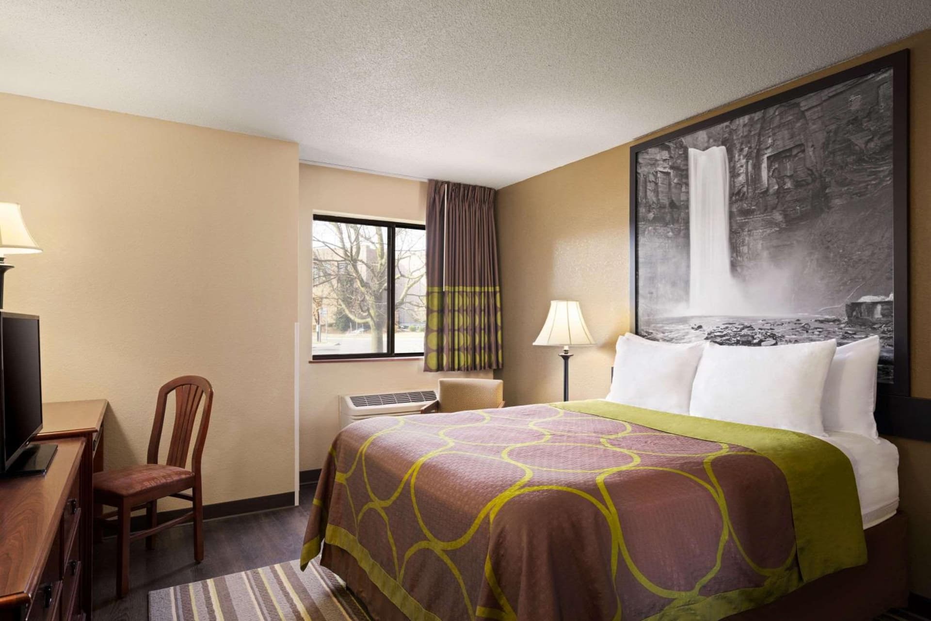 Super 8 by Wyndham Ithaca property views in Ithaca, NY — gallery photo 3