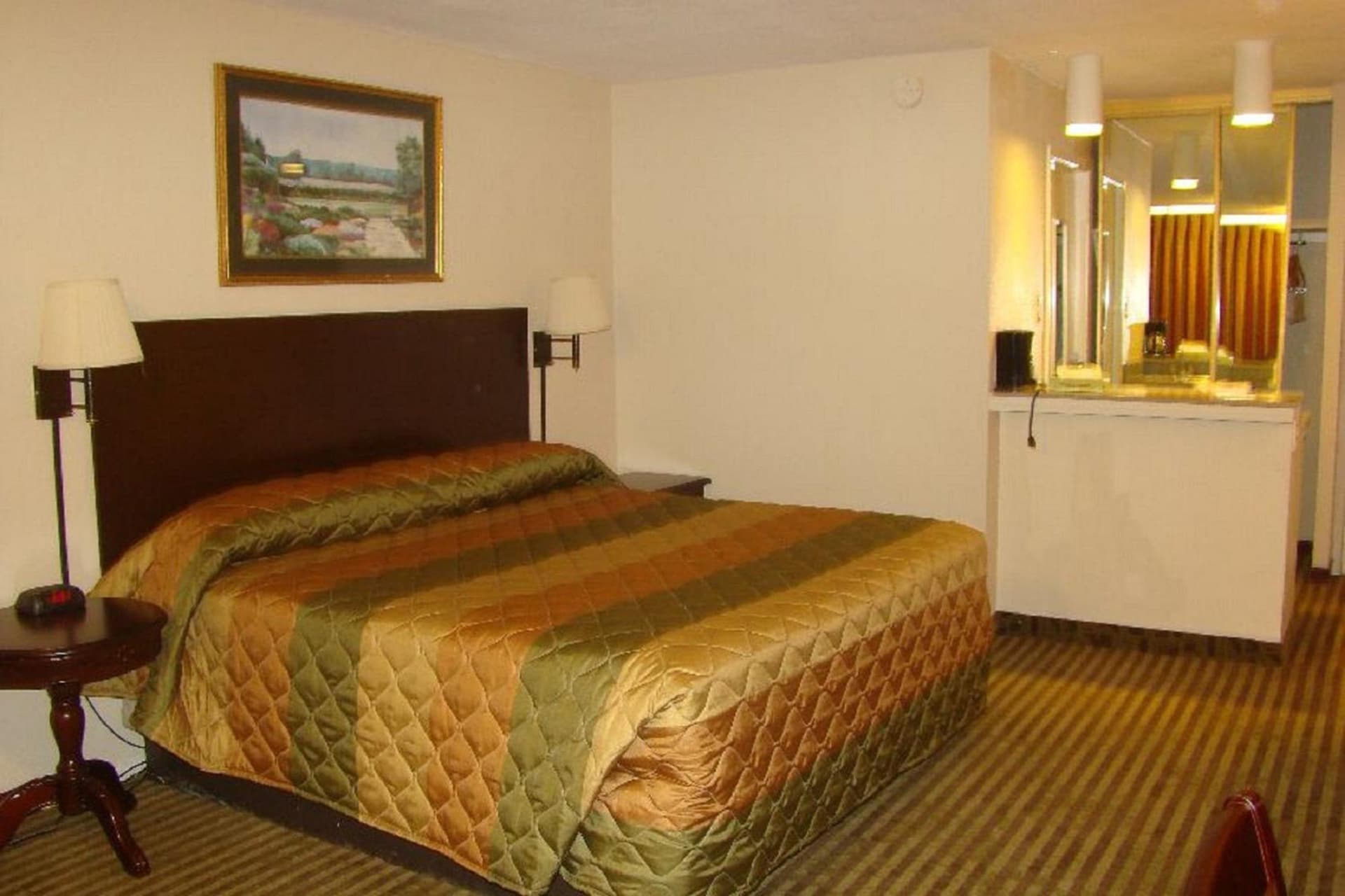 Romana Hotel - Houston Southwest property views in Houston, TX — gallery photo 3