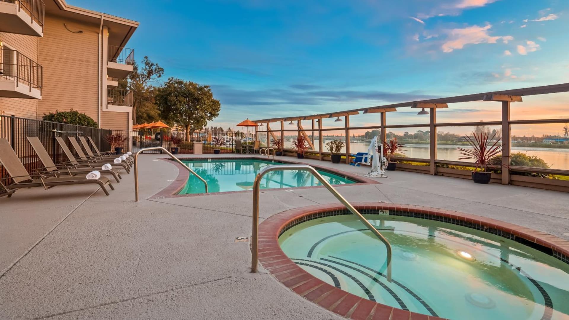 Executive Inn & Suites Oakland gallery photo in Oakland, CA — image 13